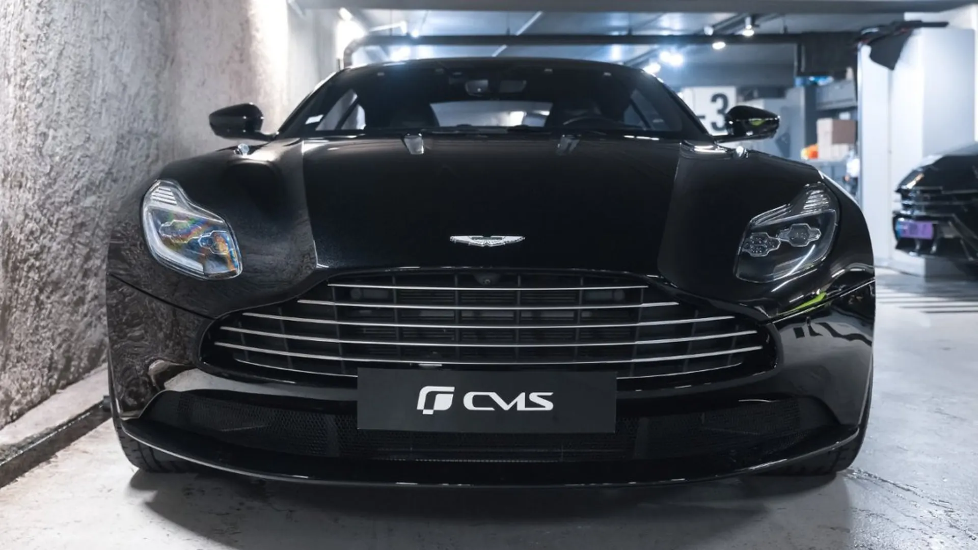 Aston Martin DB11 — photo 2