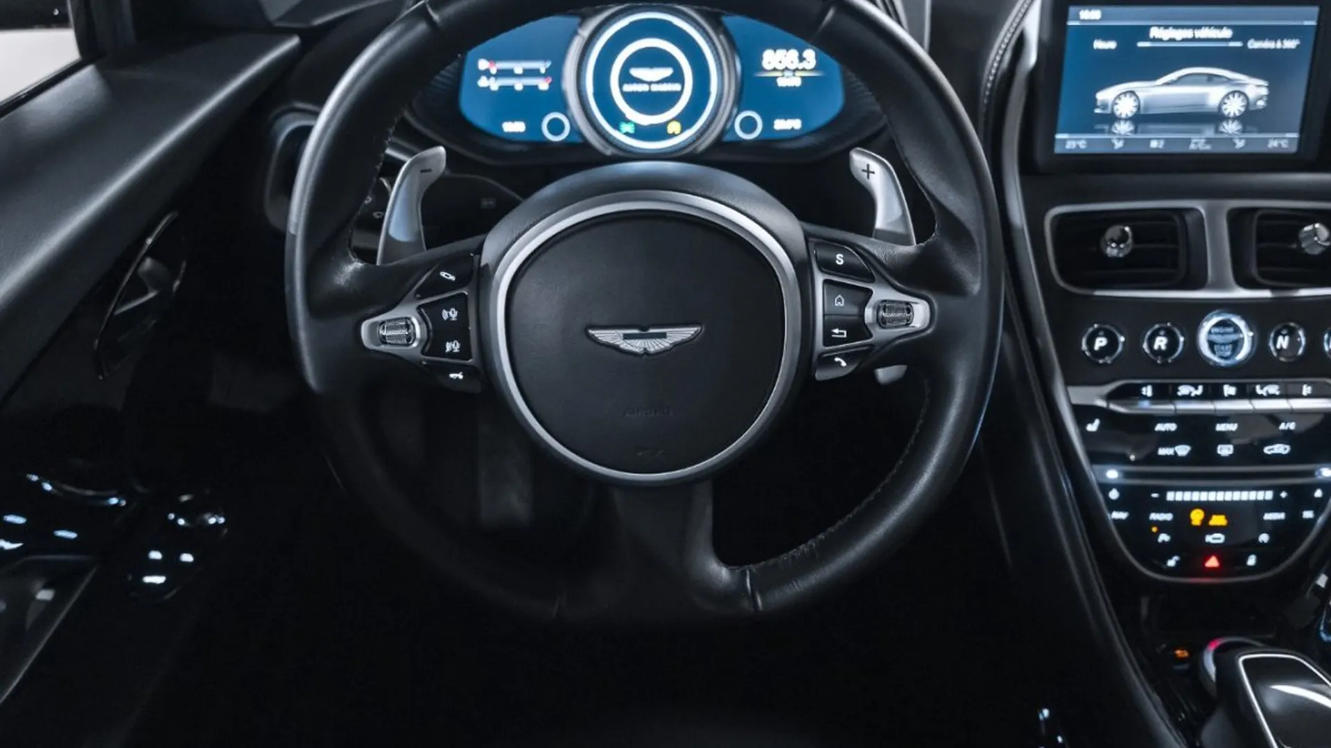 Aston Martin DB11 — photo 27