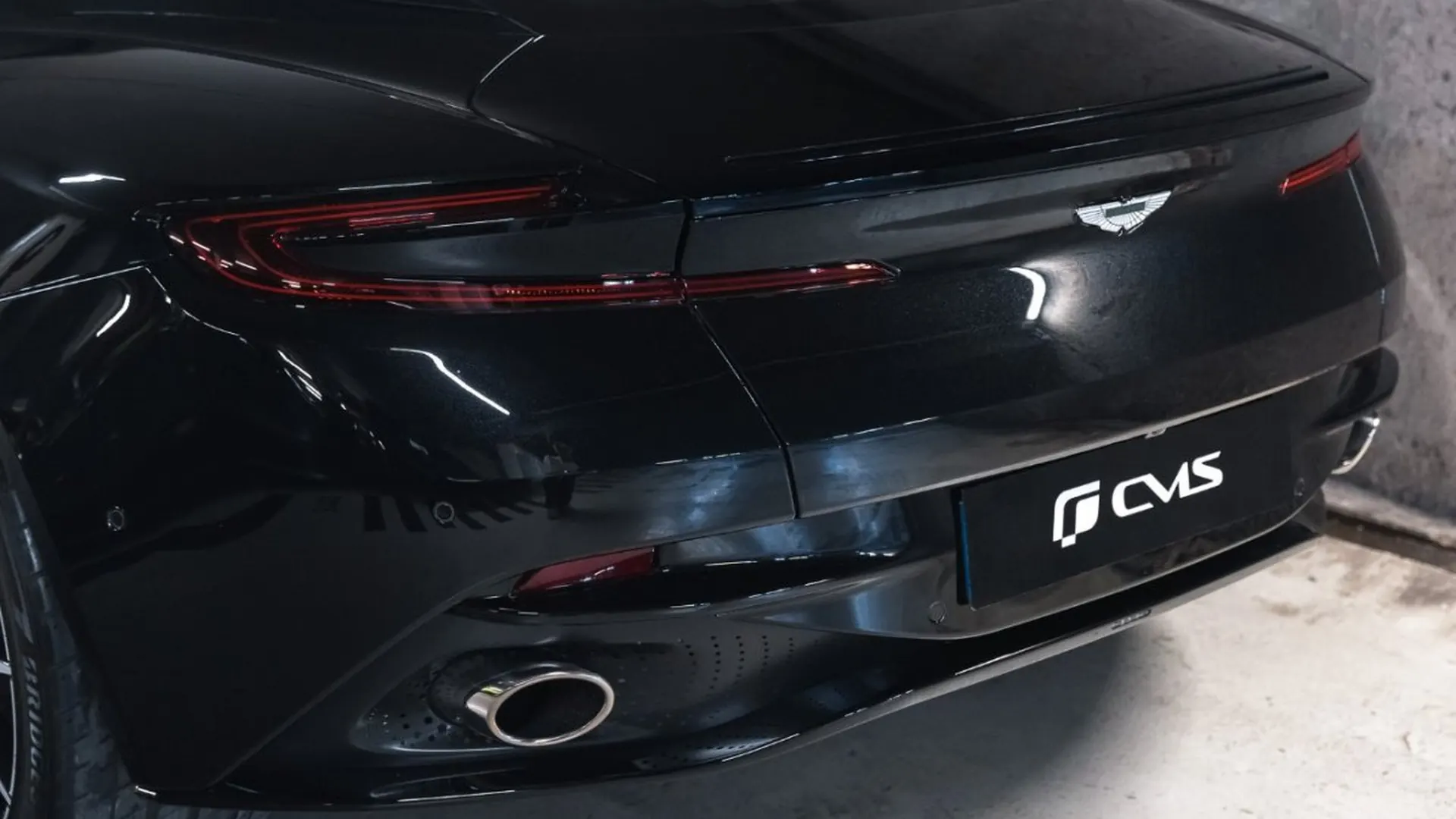 Aston Martin DB11 — photo 16