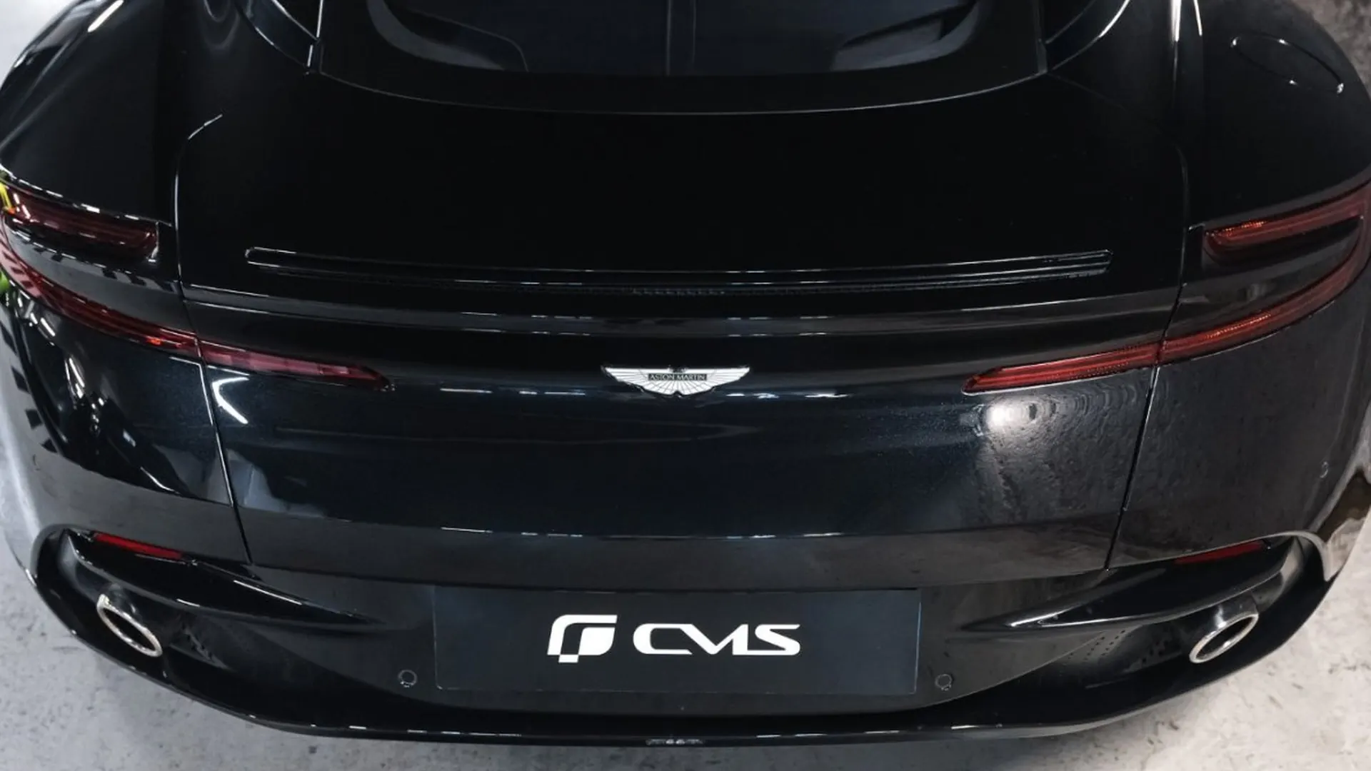 Aston Martin DB11 — photo 20