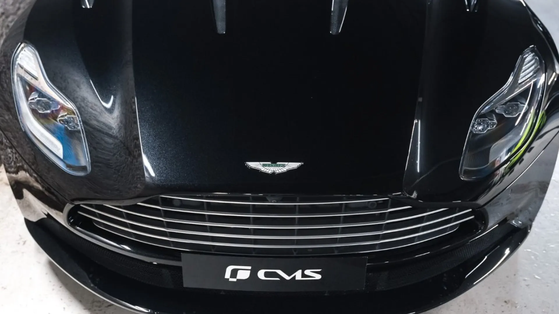Aston Martin DB11 — photo 3