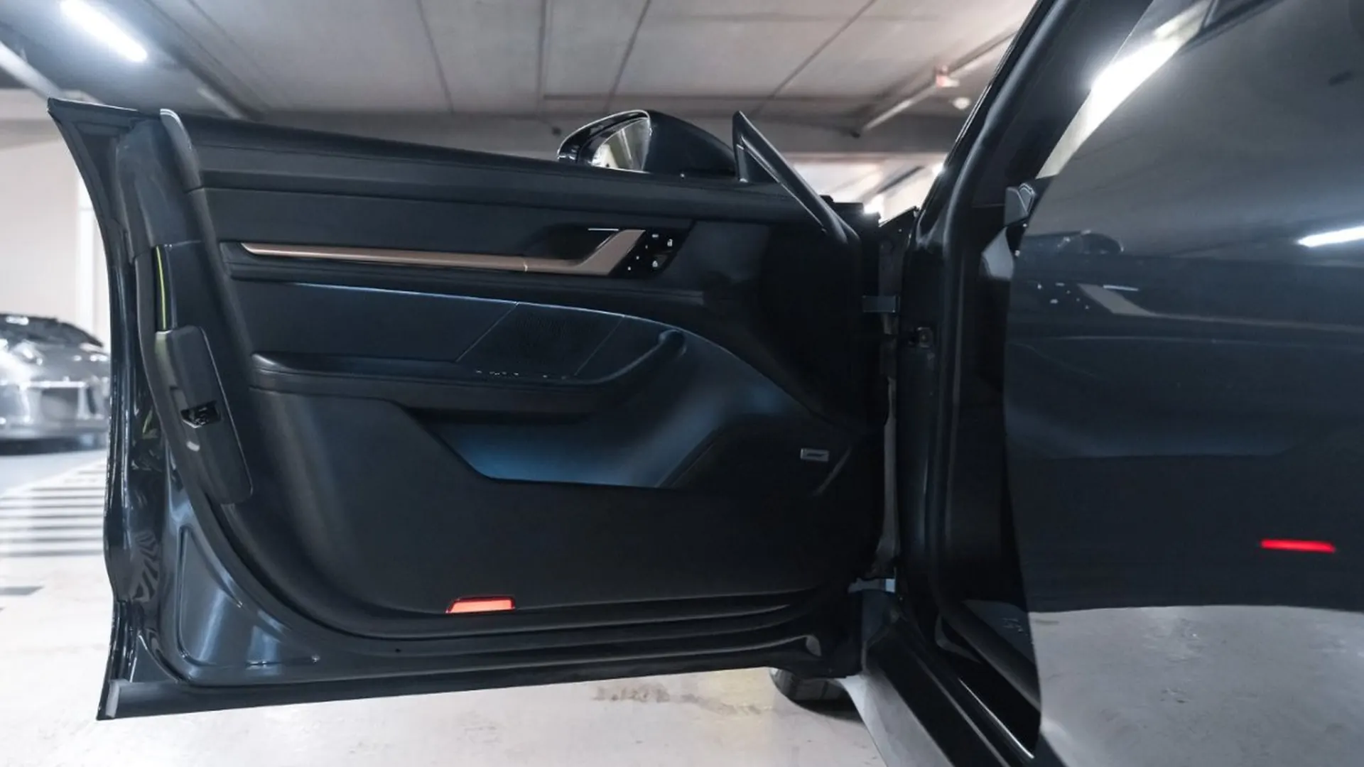 Porsche Taycan — photo 24