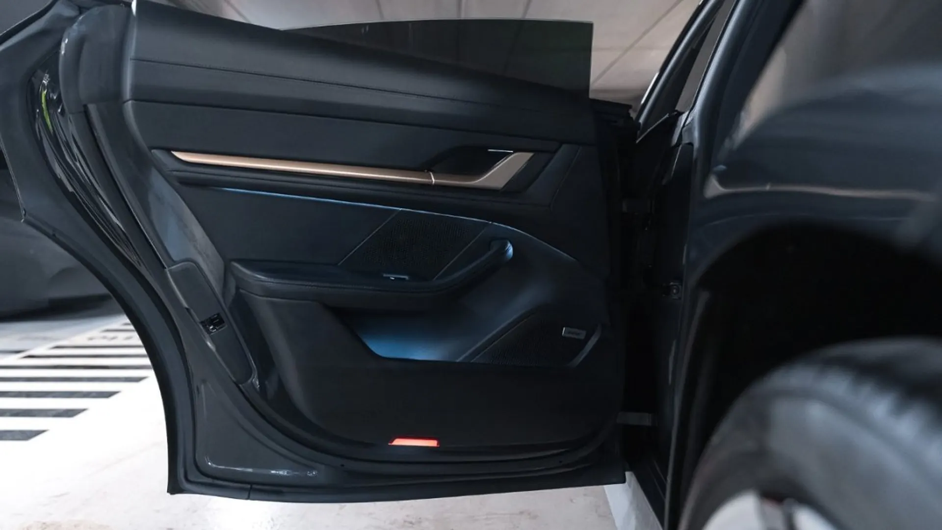 Porsche Taycan — photo 44