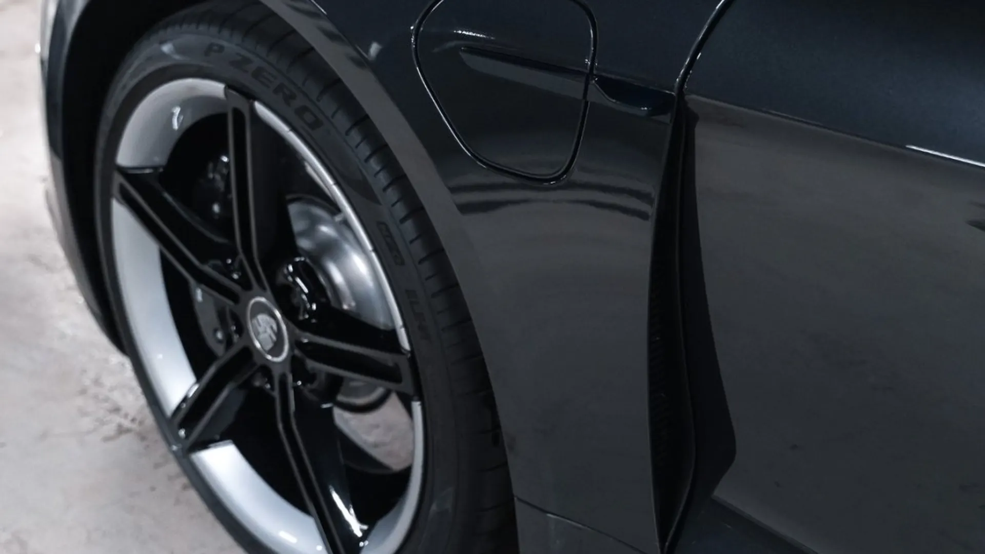 Porsche Taycan — photo 12