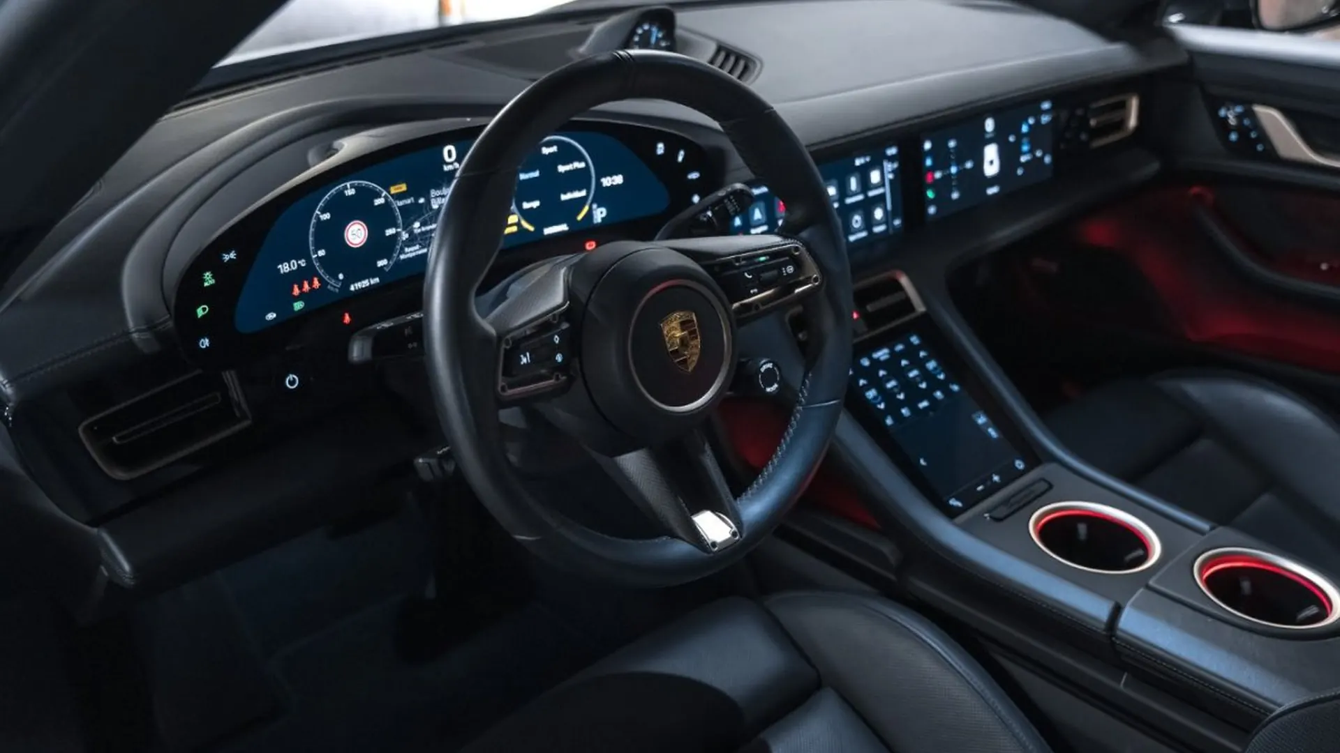 Porsche Taycan — photo 30
