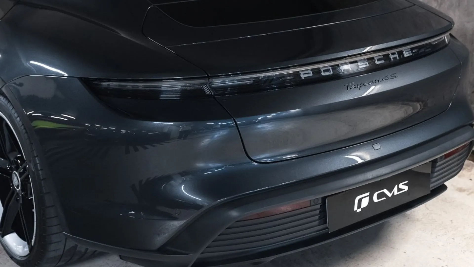 Porsche Taycan — photo 17