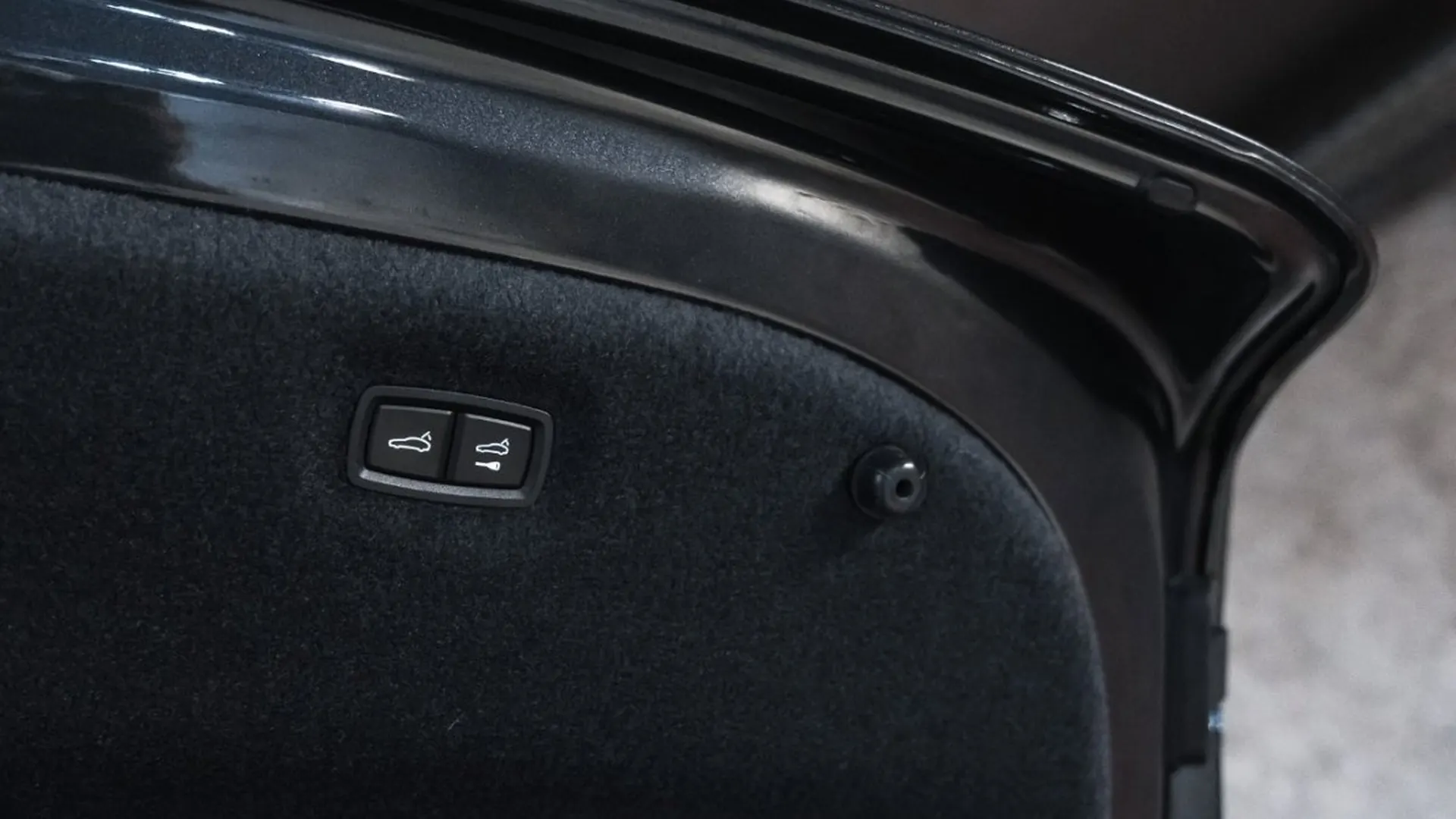 Porsche Taycan — photo 22