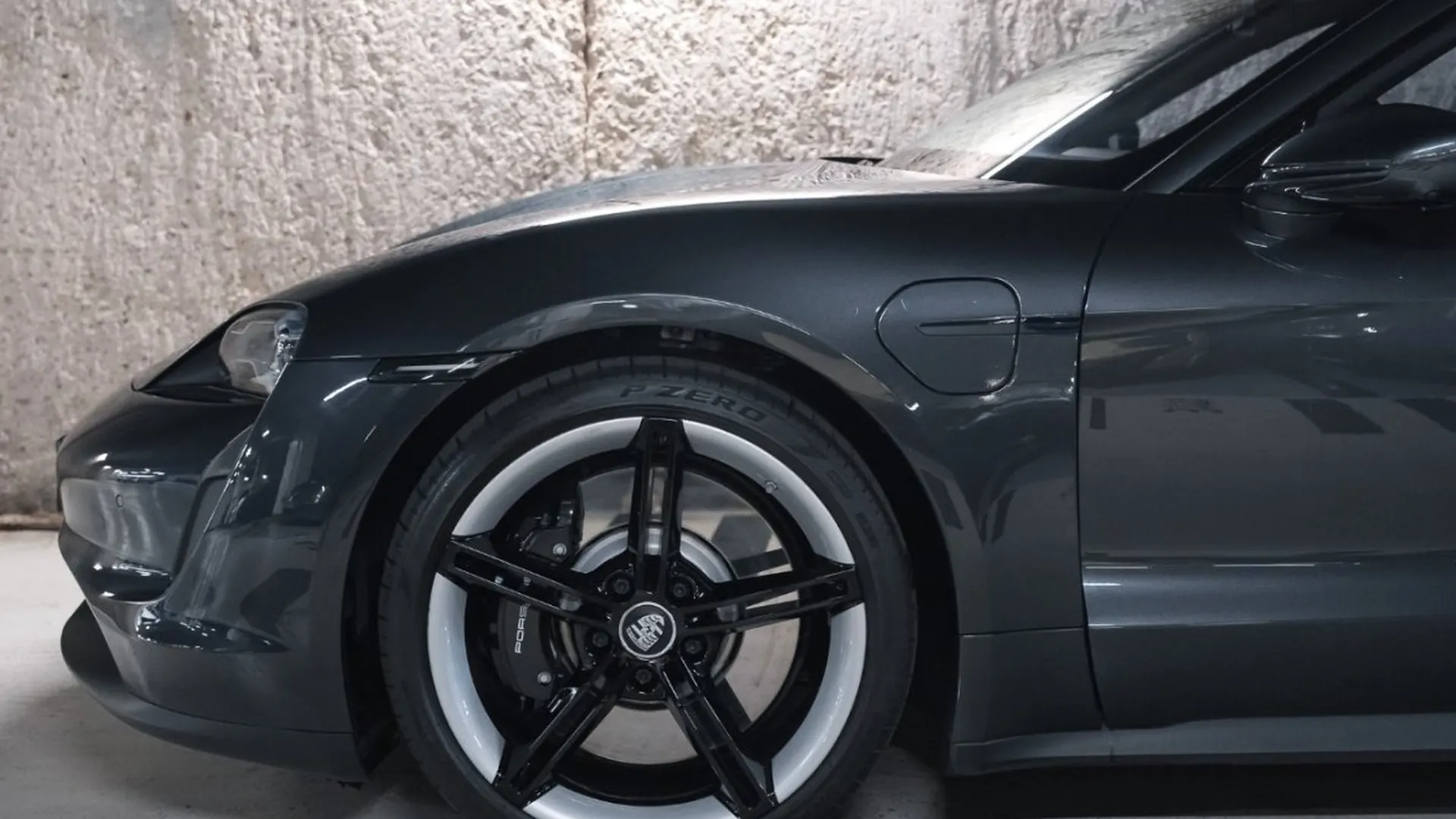 Porsche Taycan — photo 10