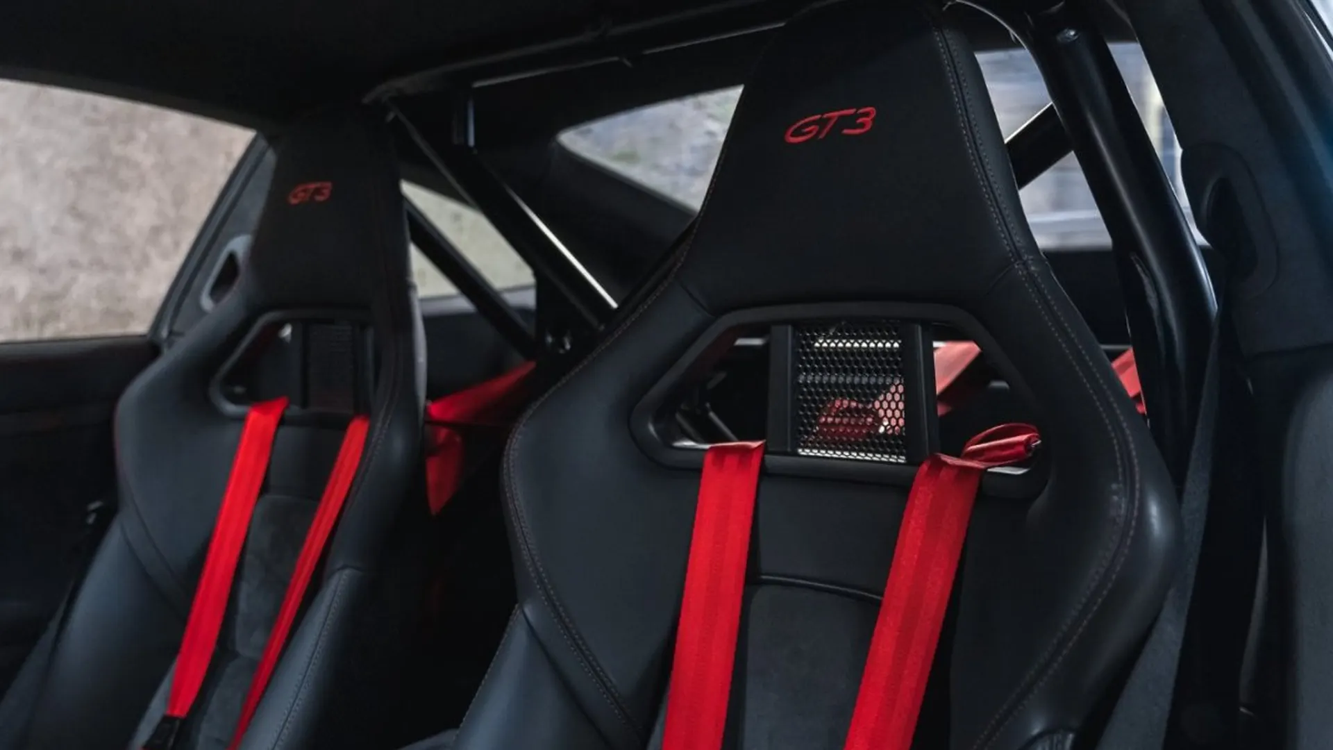 Porsche 911 — photo 27