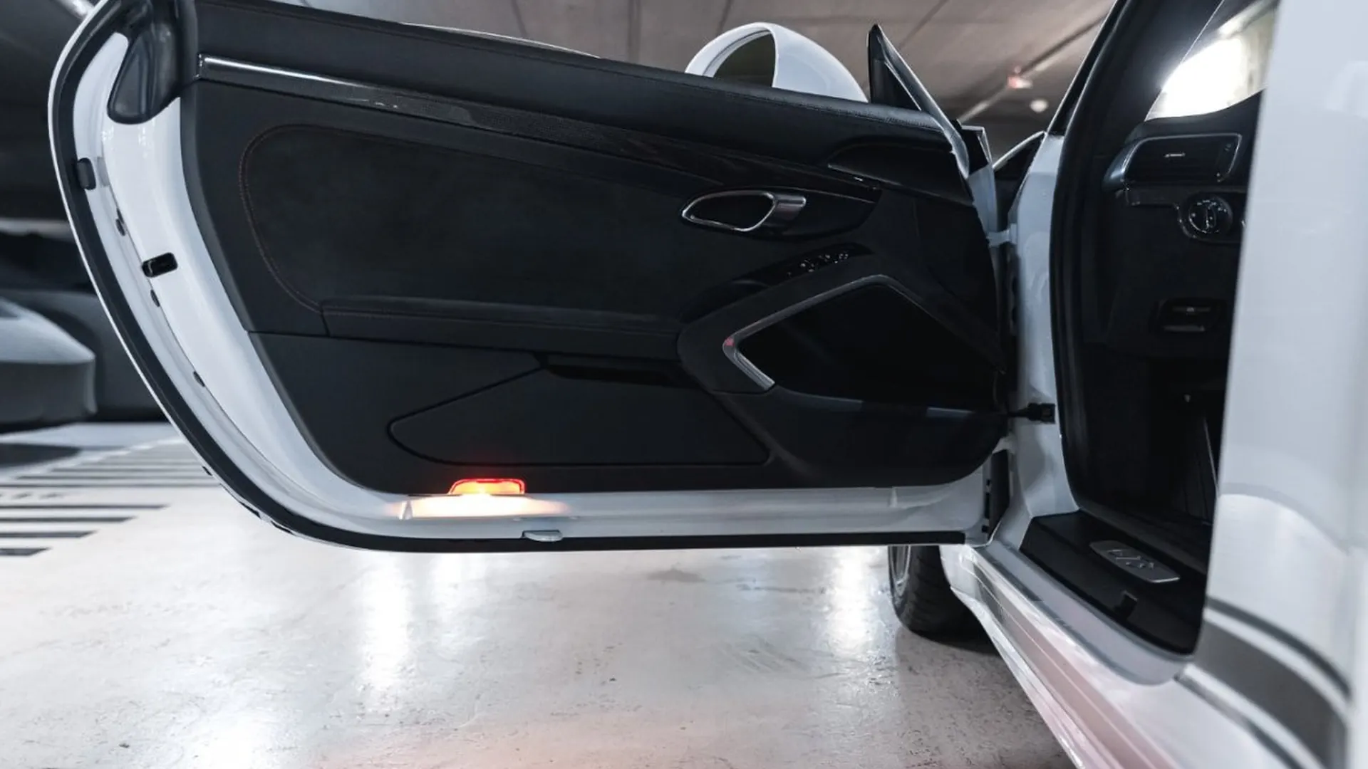 Porsche 911 — photo 23