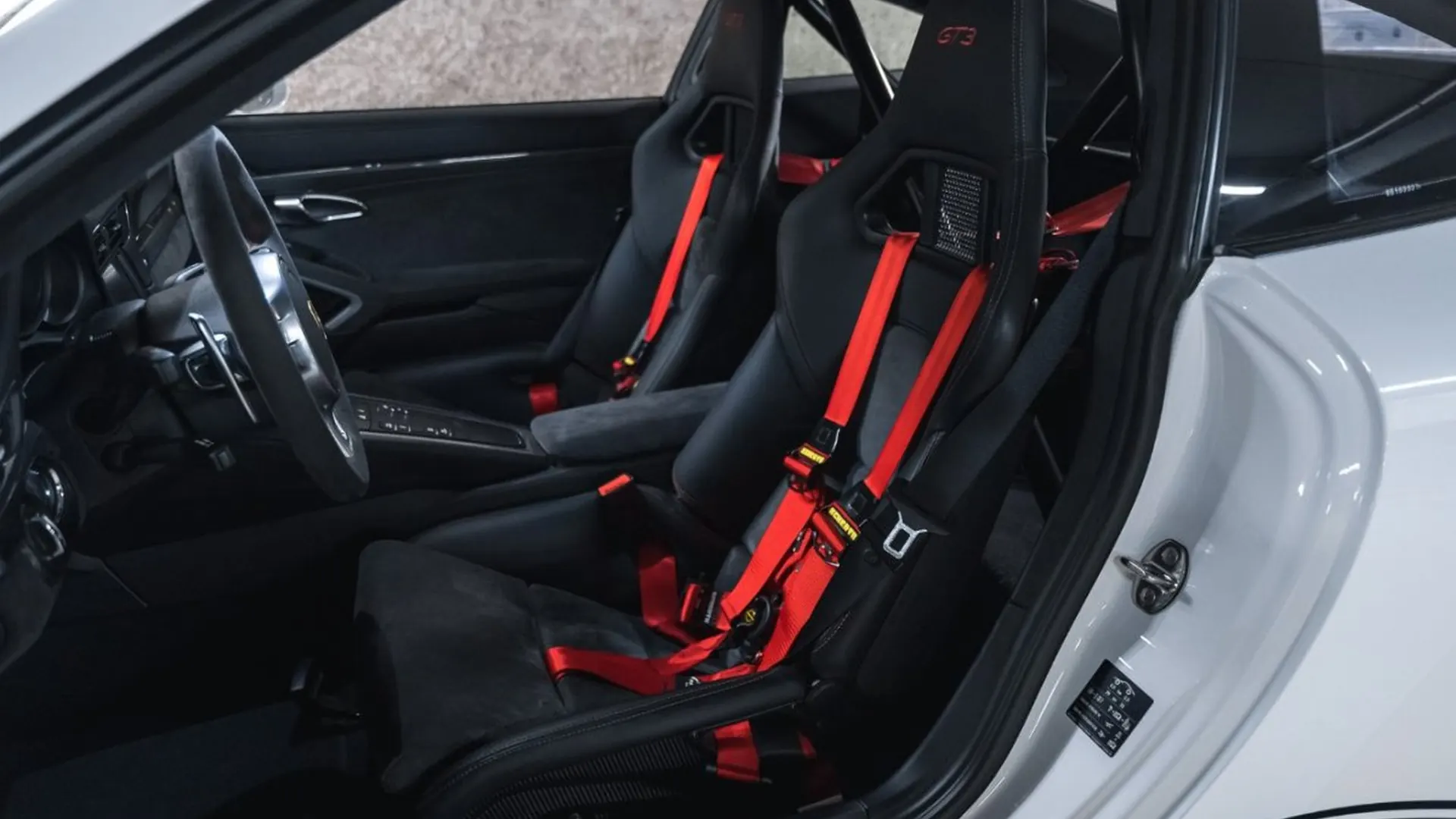 Porsche 911 — photo 26