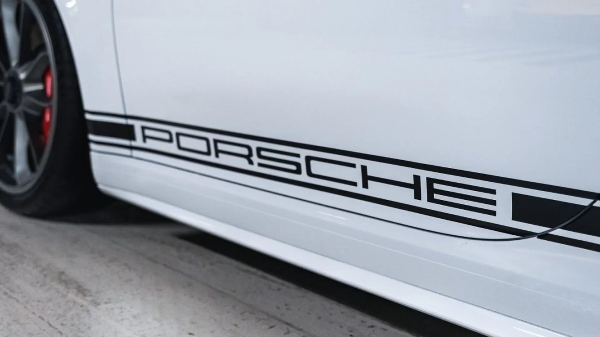 Porsche 911 — photo 10