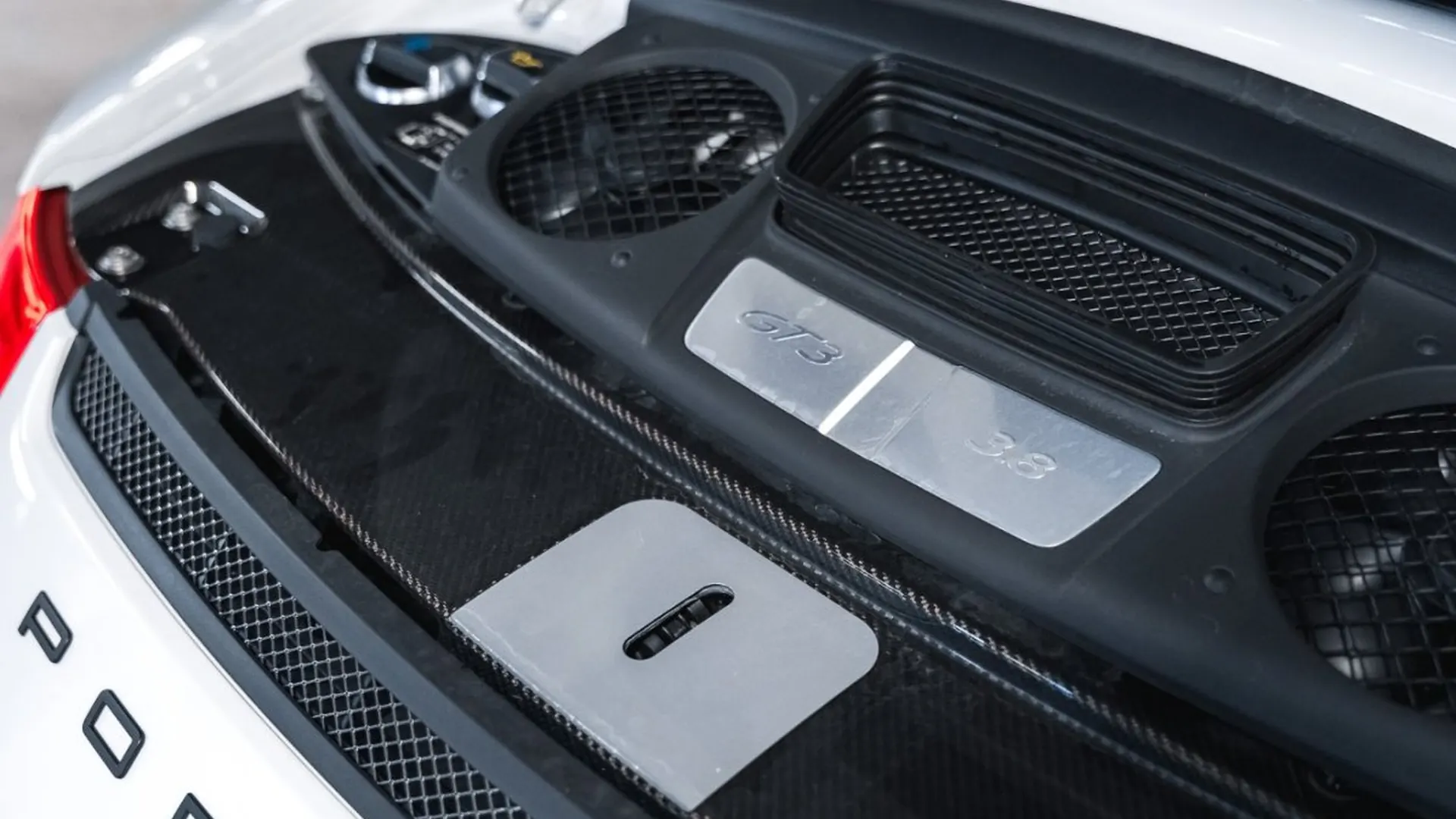 Porsche 911 — photo 17