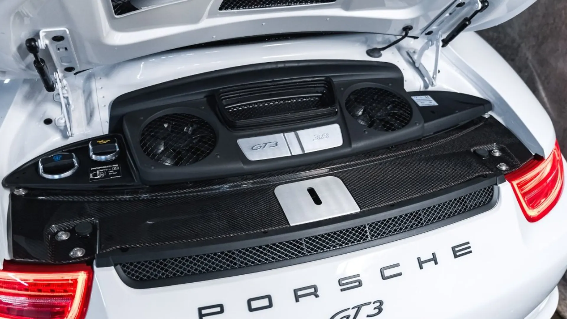 Porsche 911 — photo 16