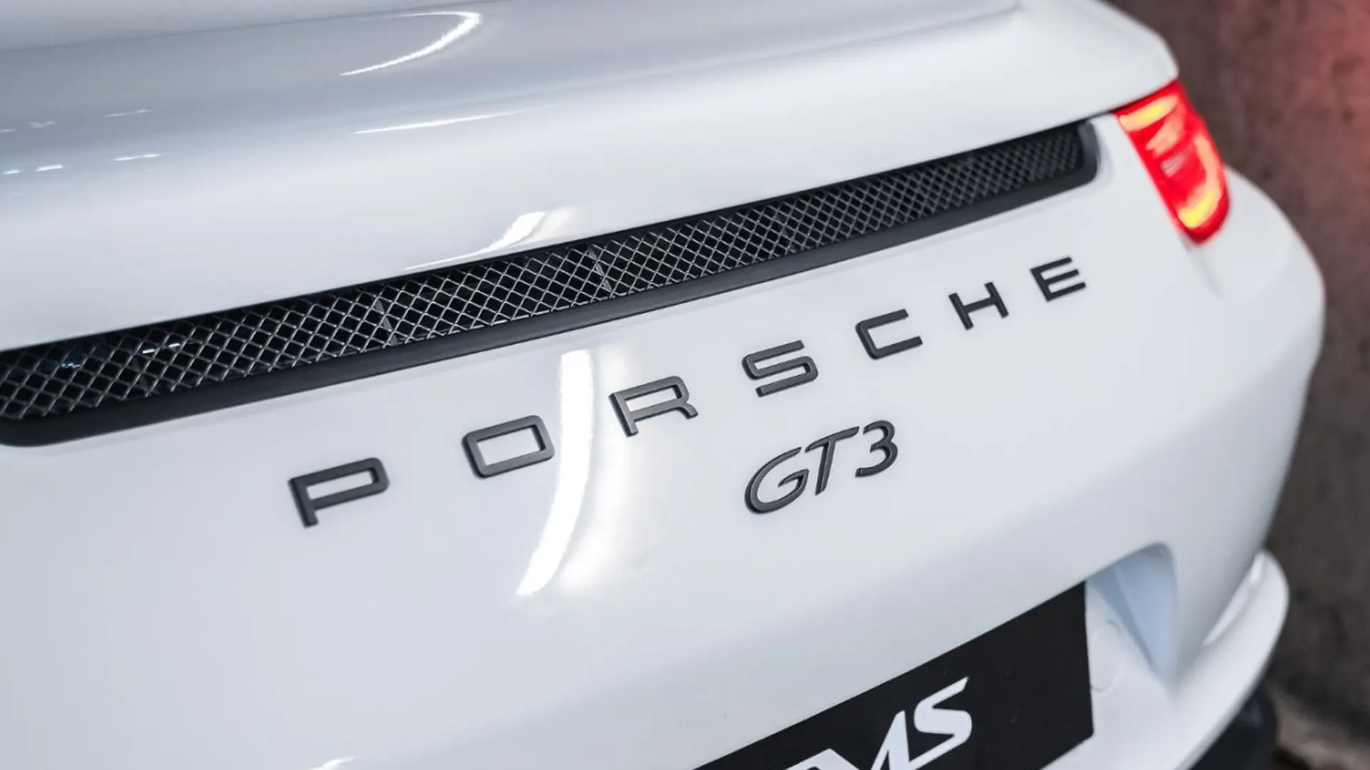 Porsche 911 — photo 18