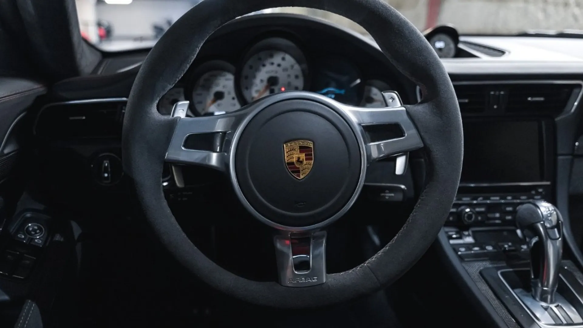 Porsche 911 — photo 31