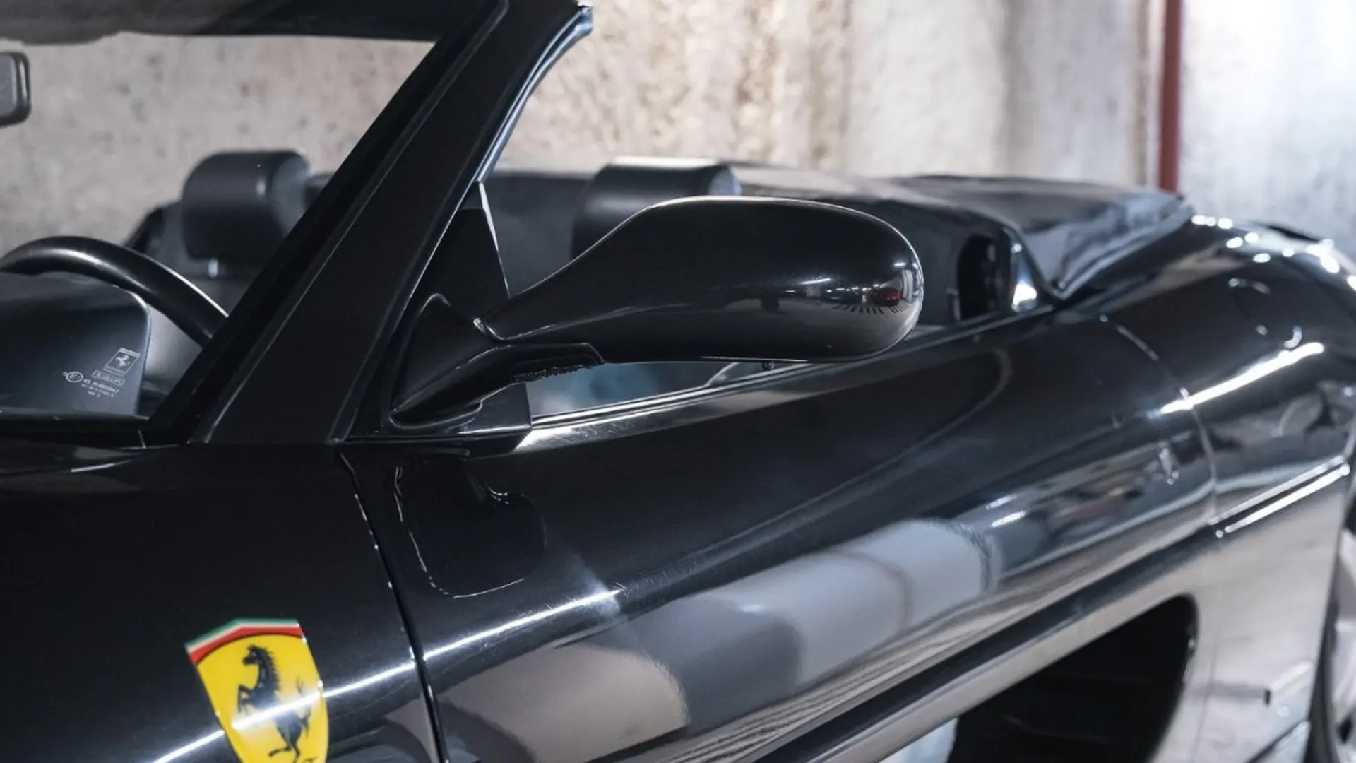 Ferrari F355 — photo 14