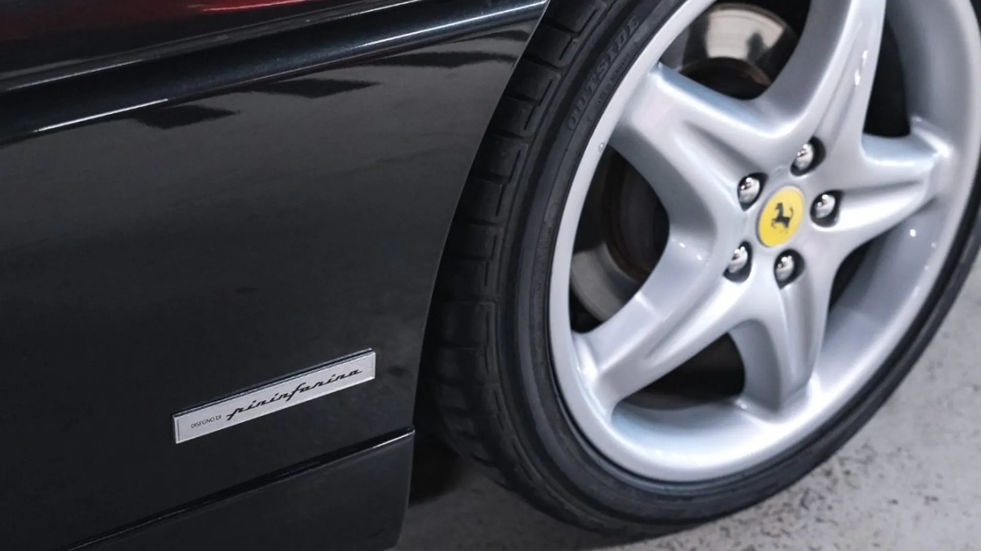Ferrari F355 — photo 17