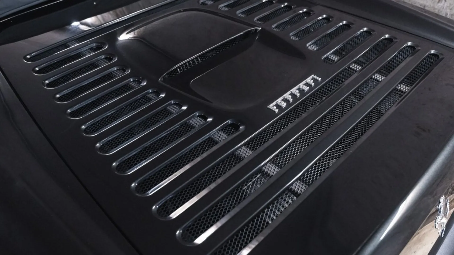 Ferrari F355 — photo 22