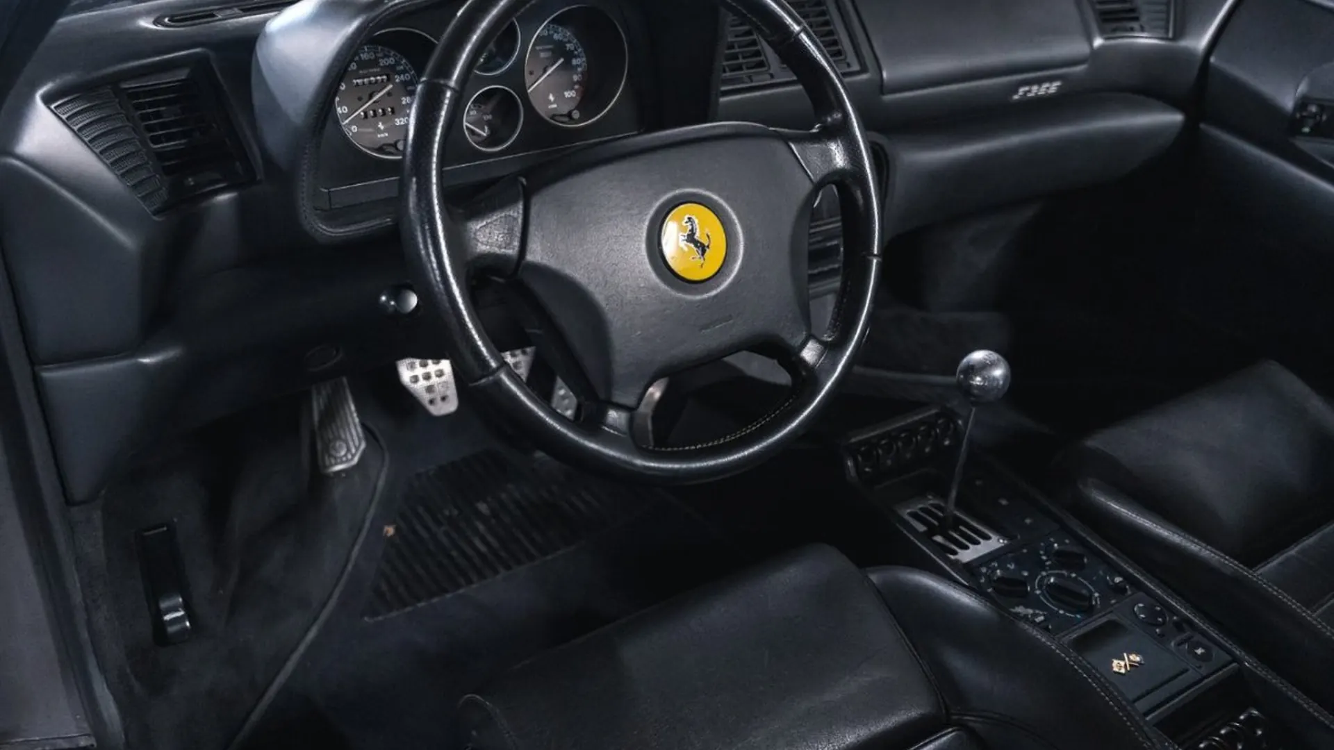 Ferrari F355 — photo 37