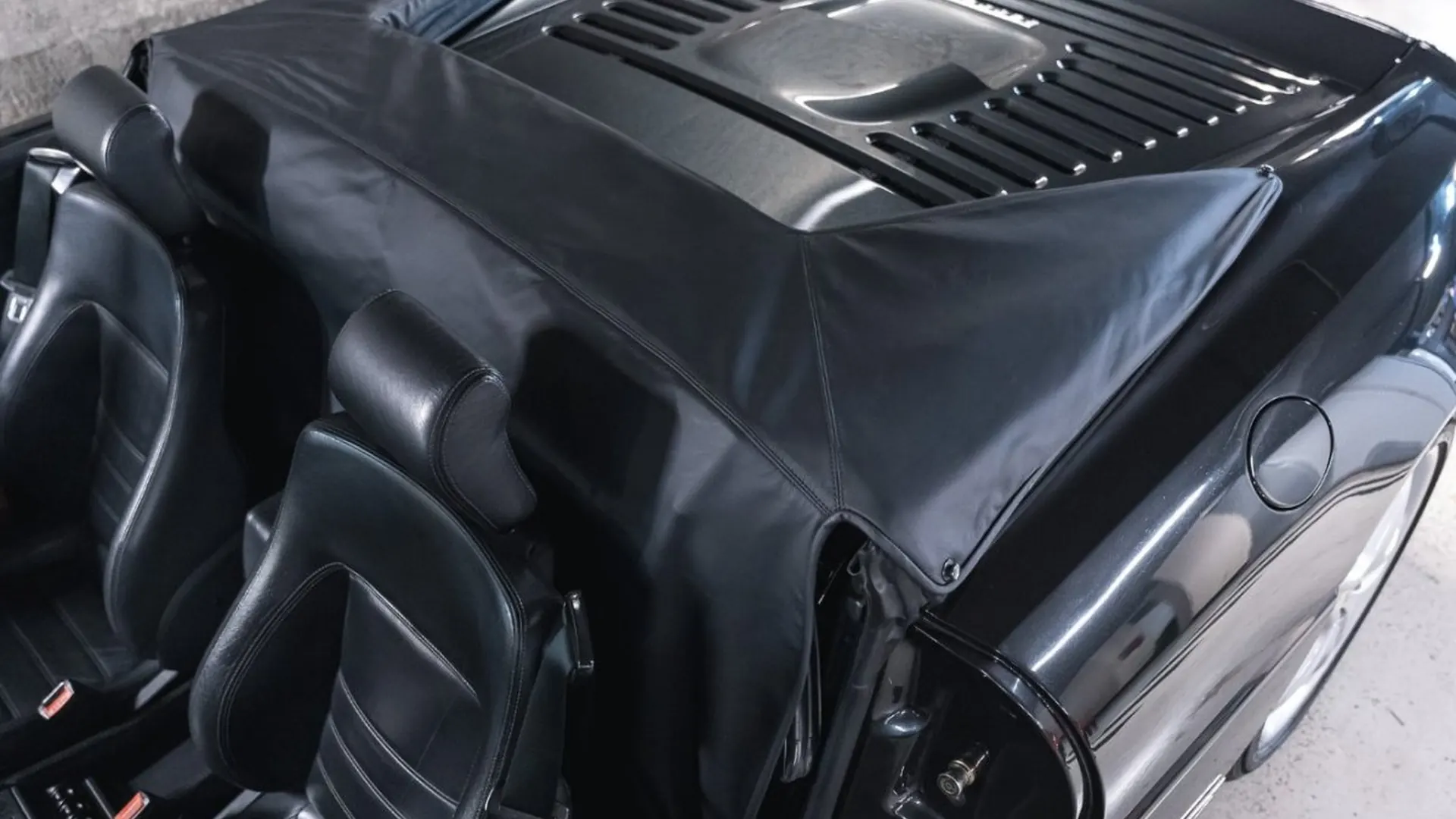 Ferrari F355 — photo 32