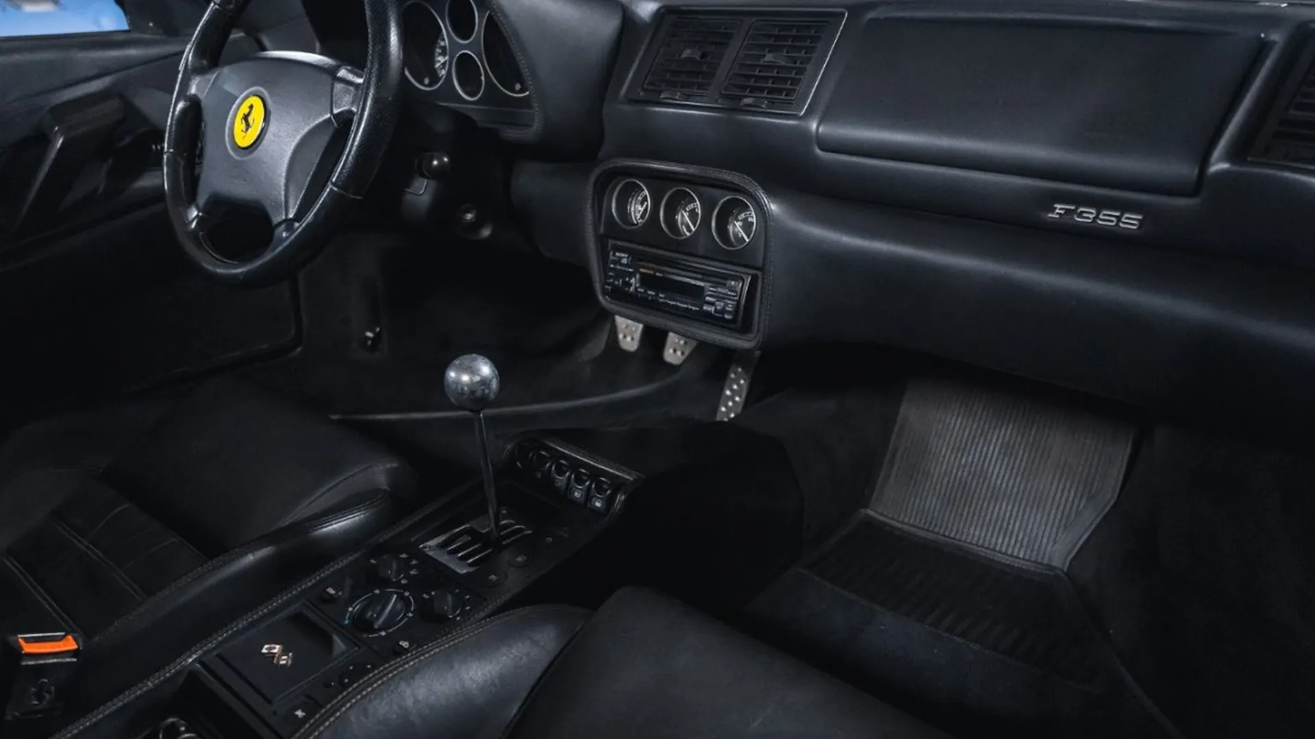 Ferrari F355 — photo 45