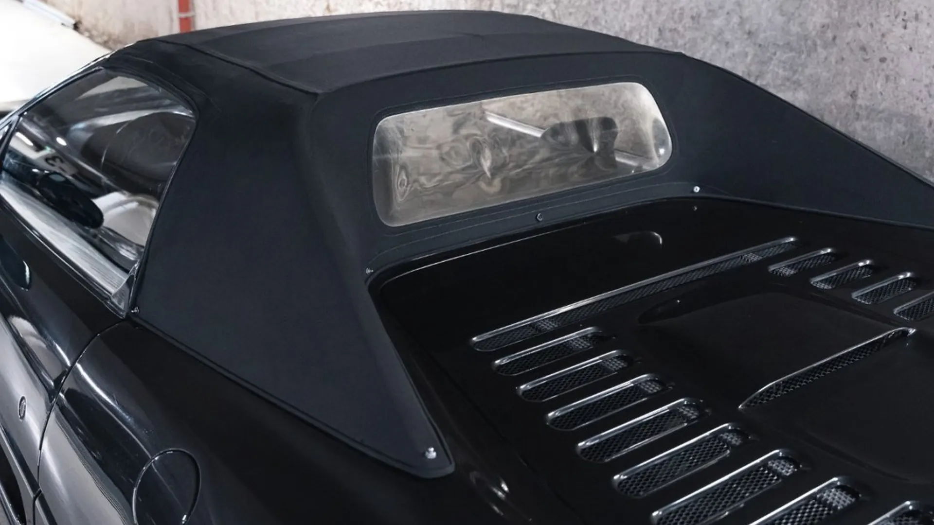 Ferrari F355 — photo 19