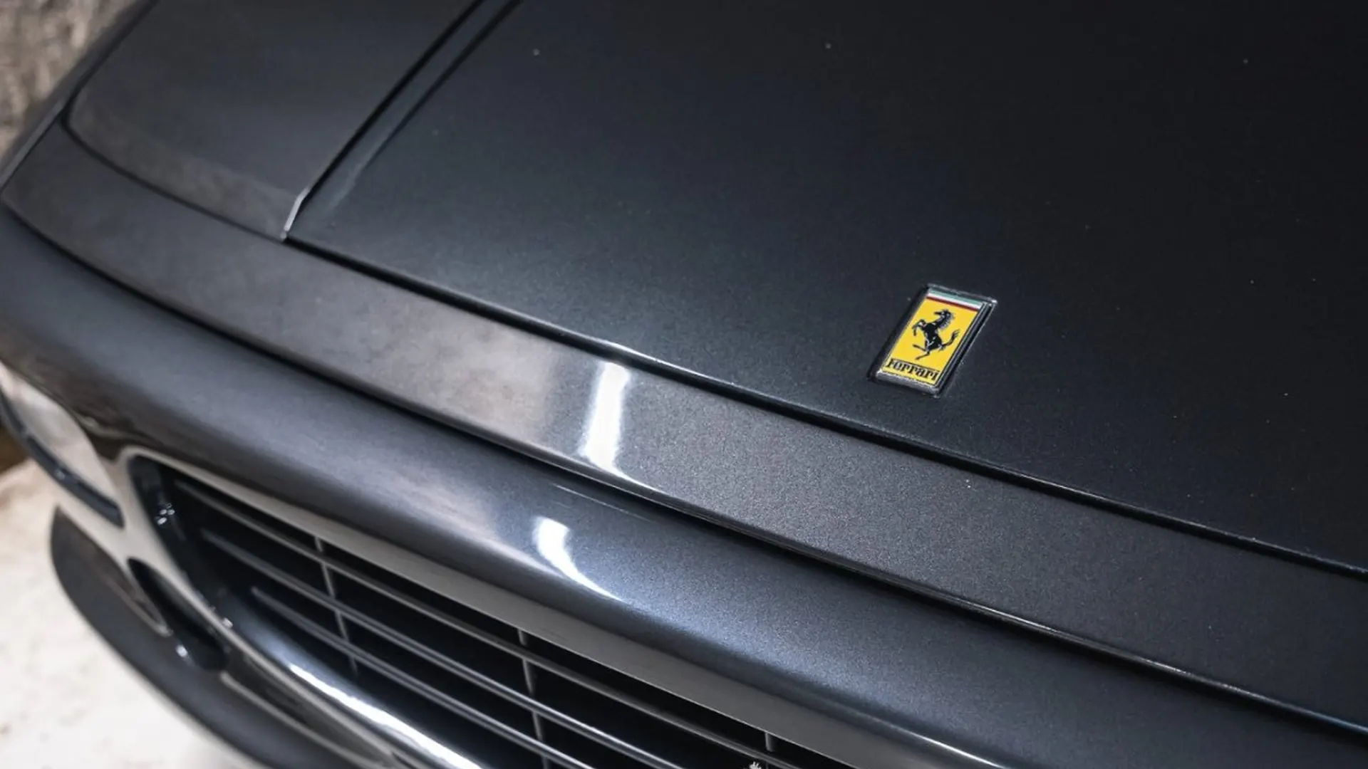 Ferrari F355 — photo 10