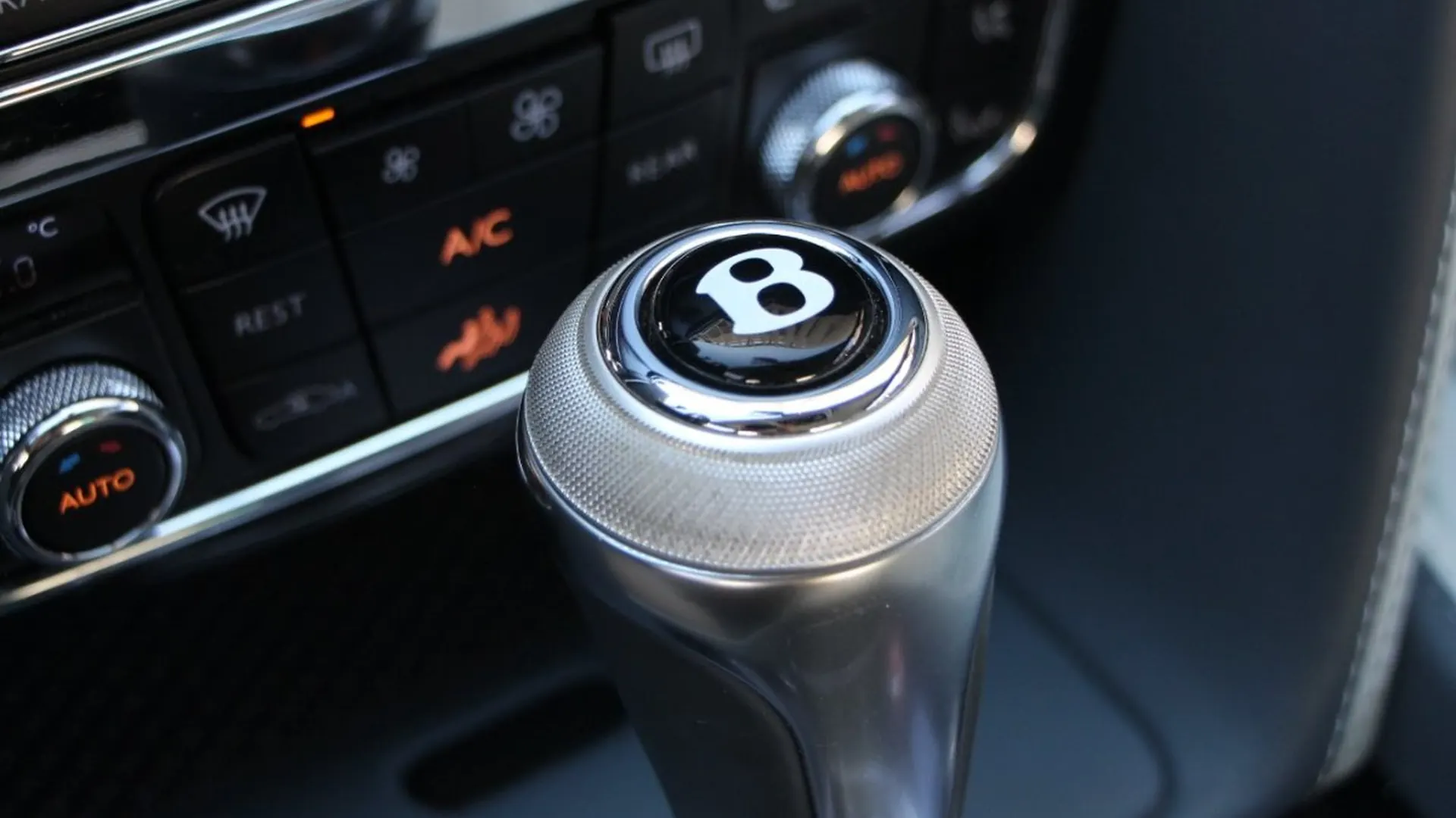 Bentley Continental — photo 23