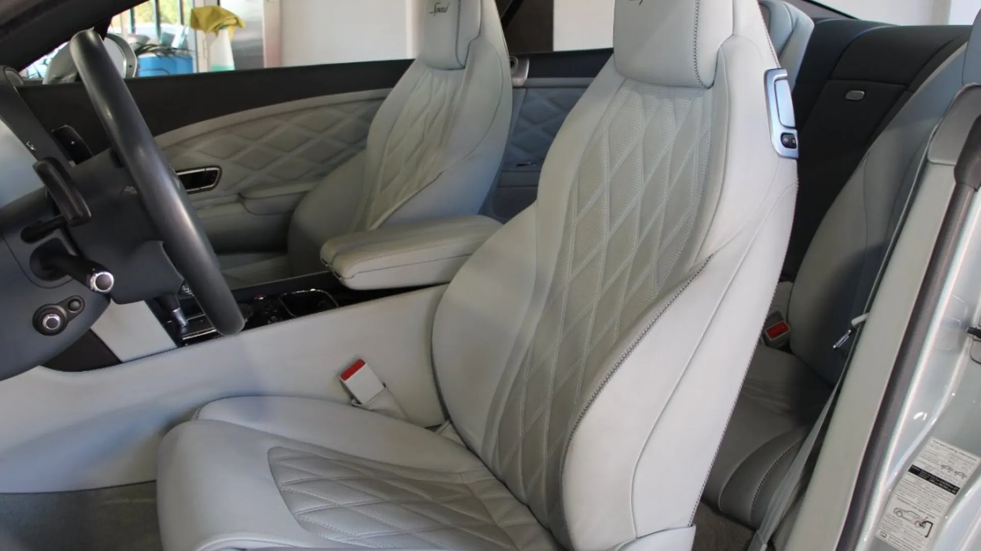 Bentley Continental — photo 16