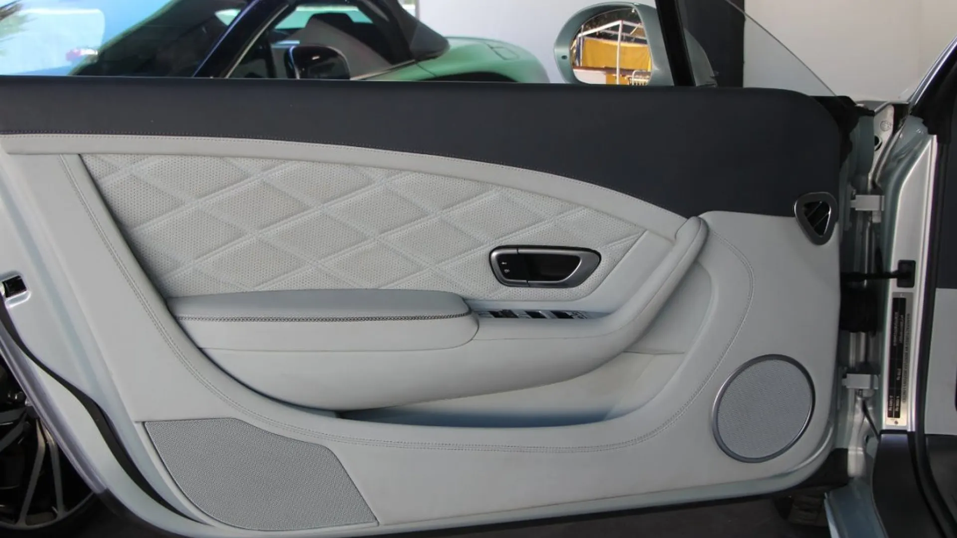 Bentley Continental — photo 14