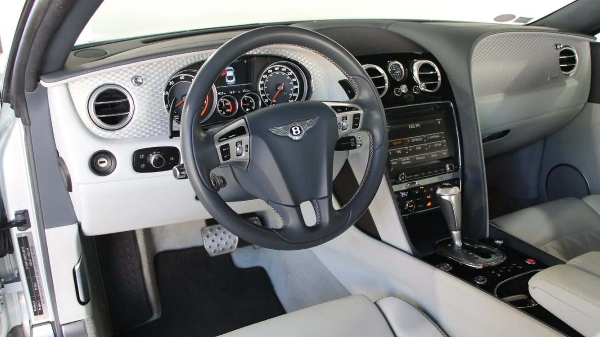 Bentley Continental — photo 9