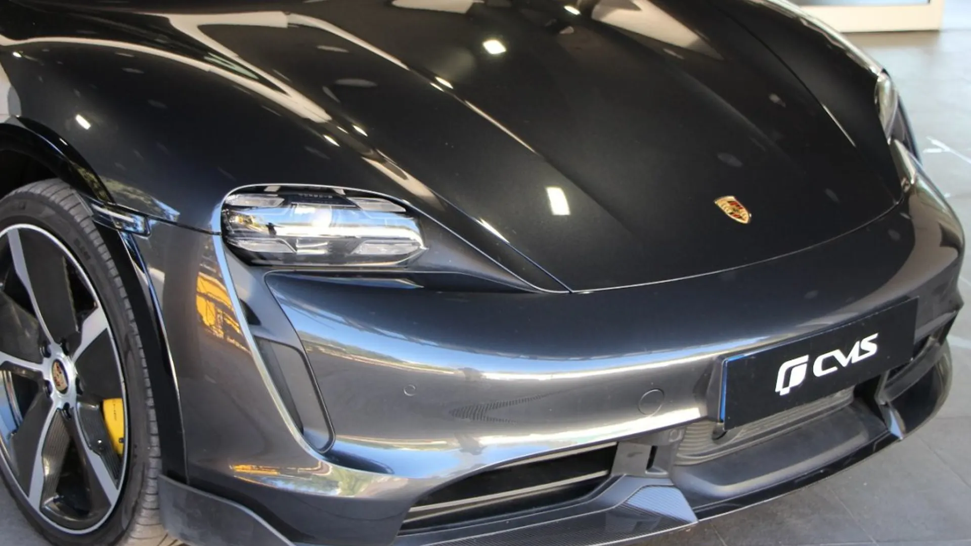 Porsche Taycan — photo 3