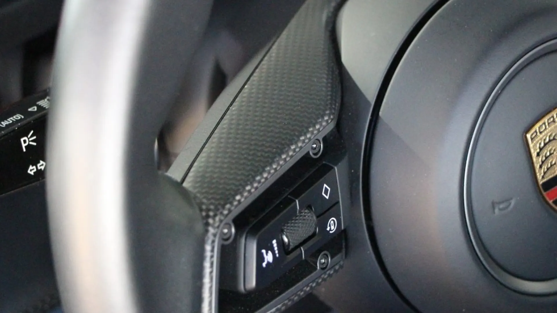Porsche Taycan — photo 23