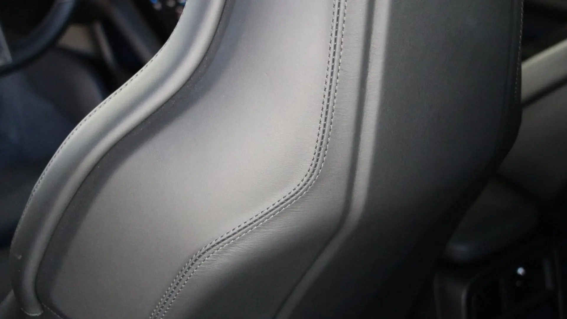 Porsche Taycan — photo 18