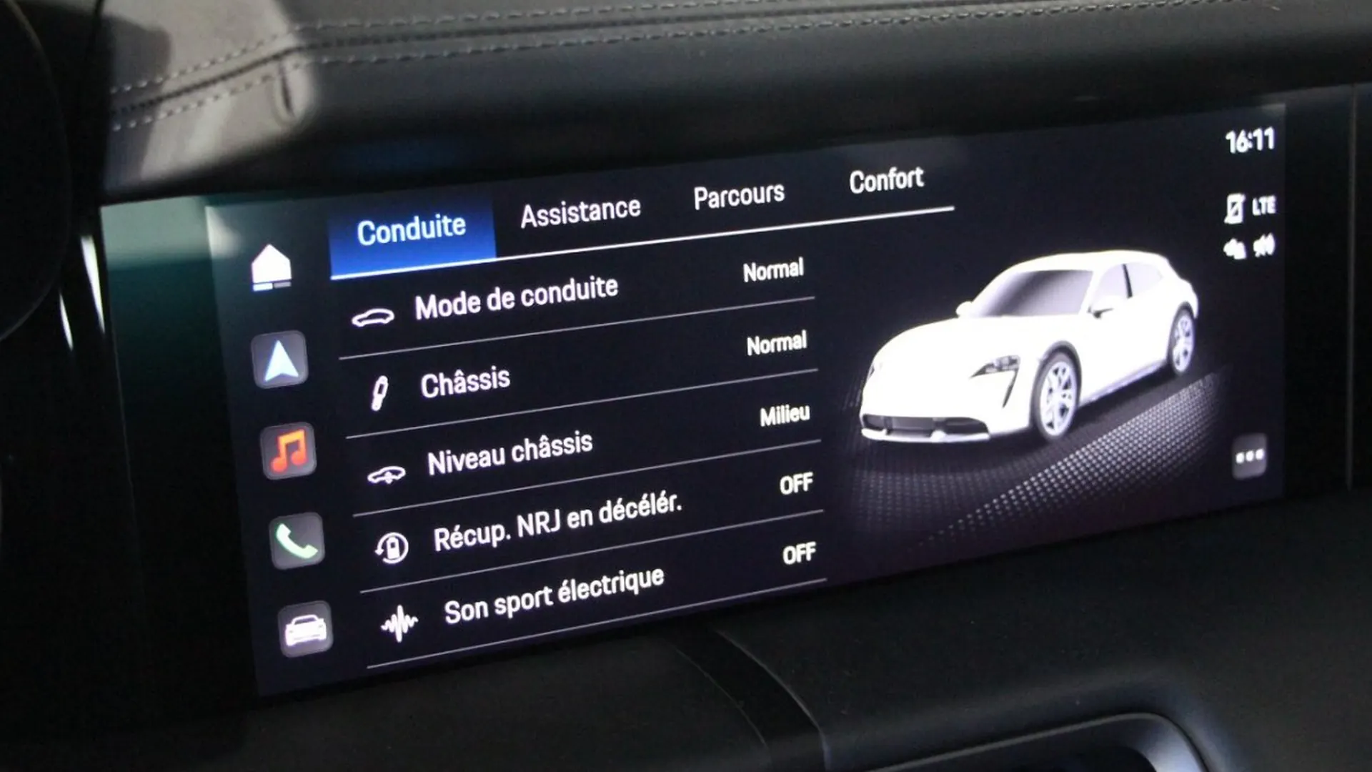 Porsche Taycan — photo 33