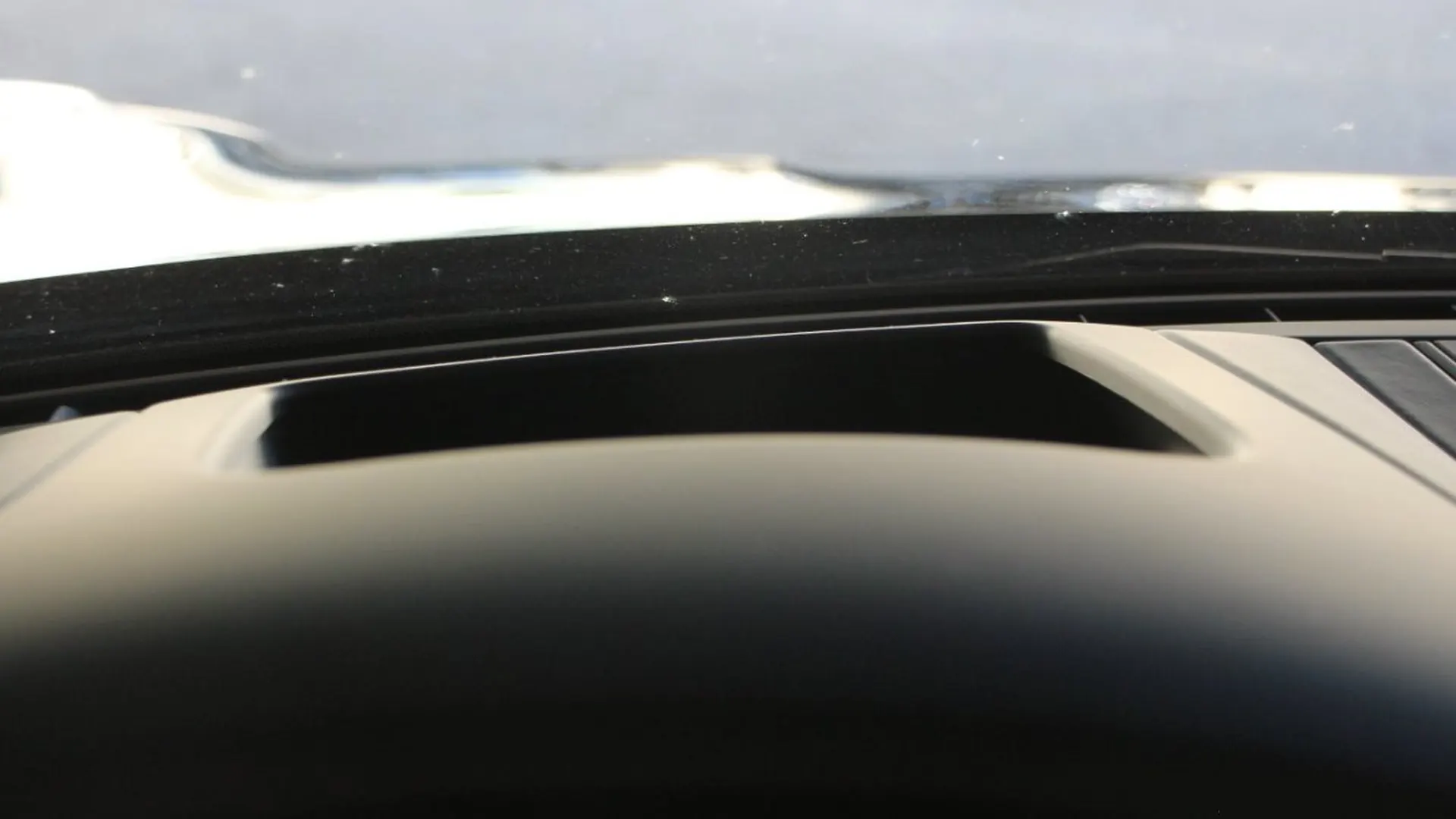 Porsche Taycan — photo 38