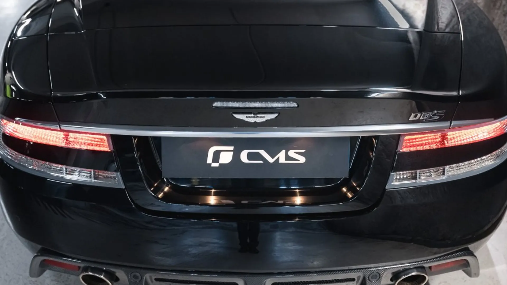 Aston Martin DBS — photo 24