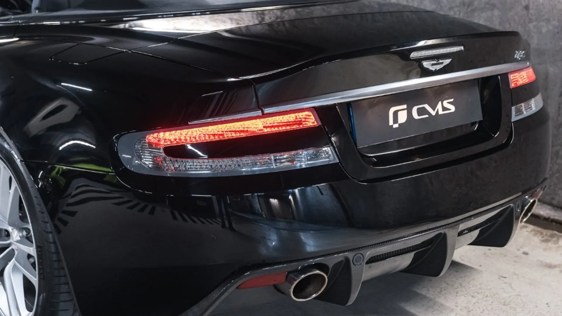 Aston Martin DBS — photo 19