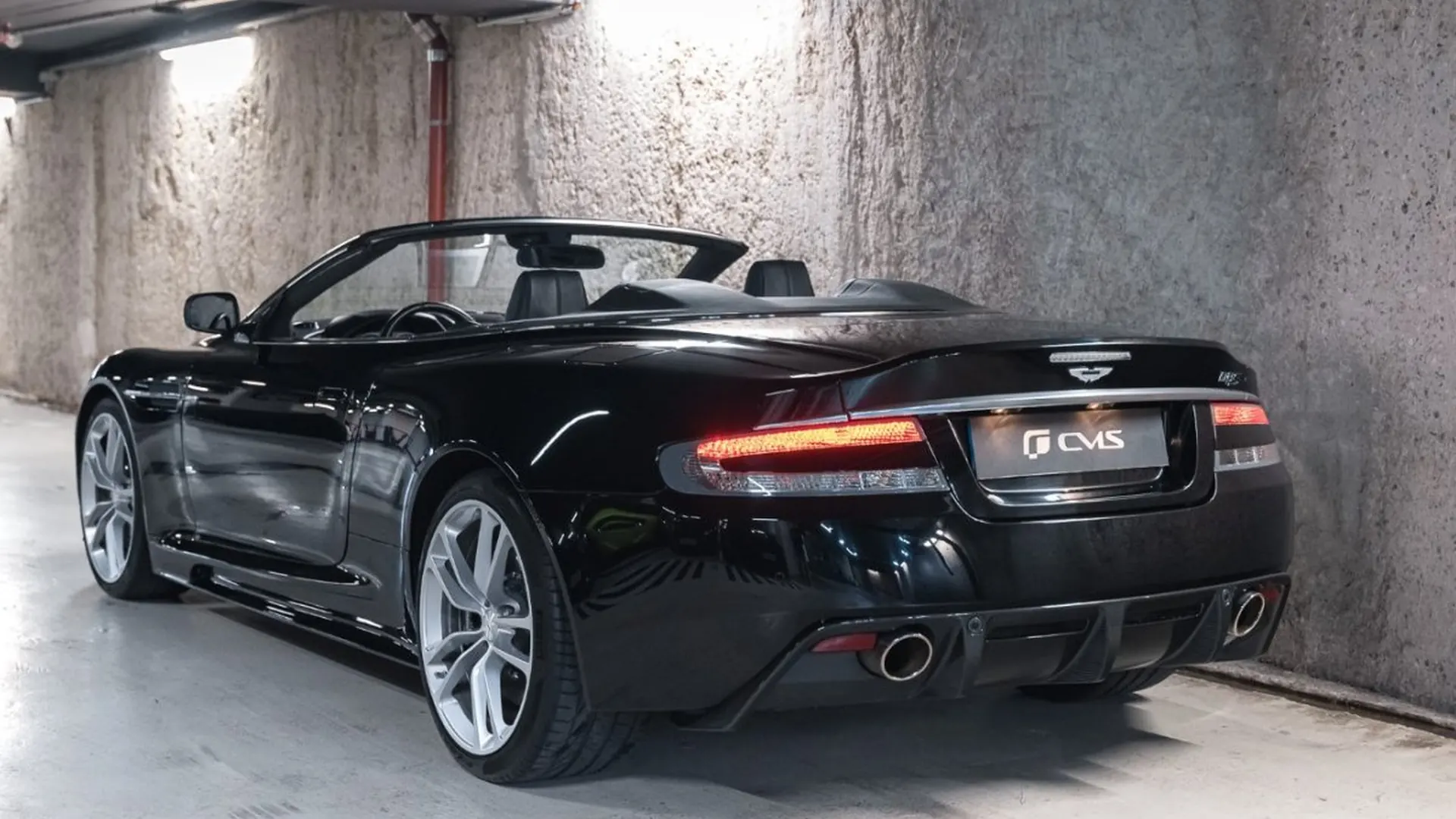 Aston Martin DBS — photo 18
