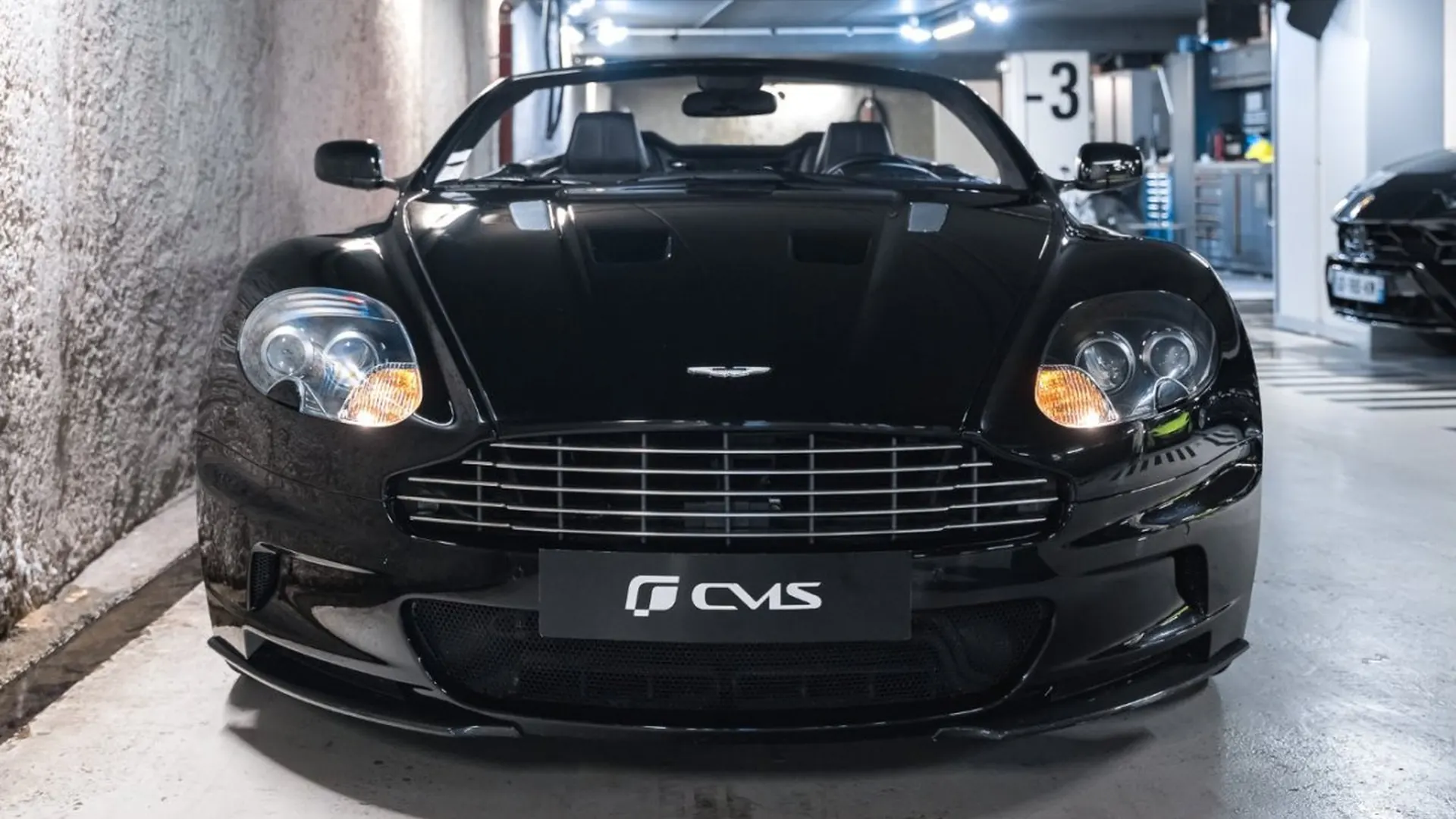 Aston Martin DBS — photo 3