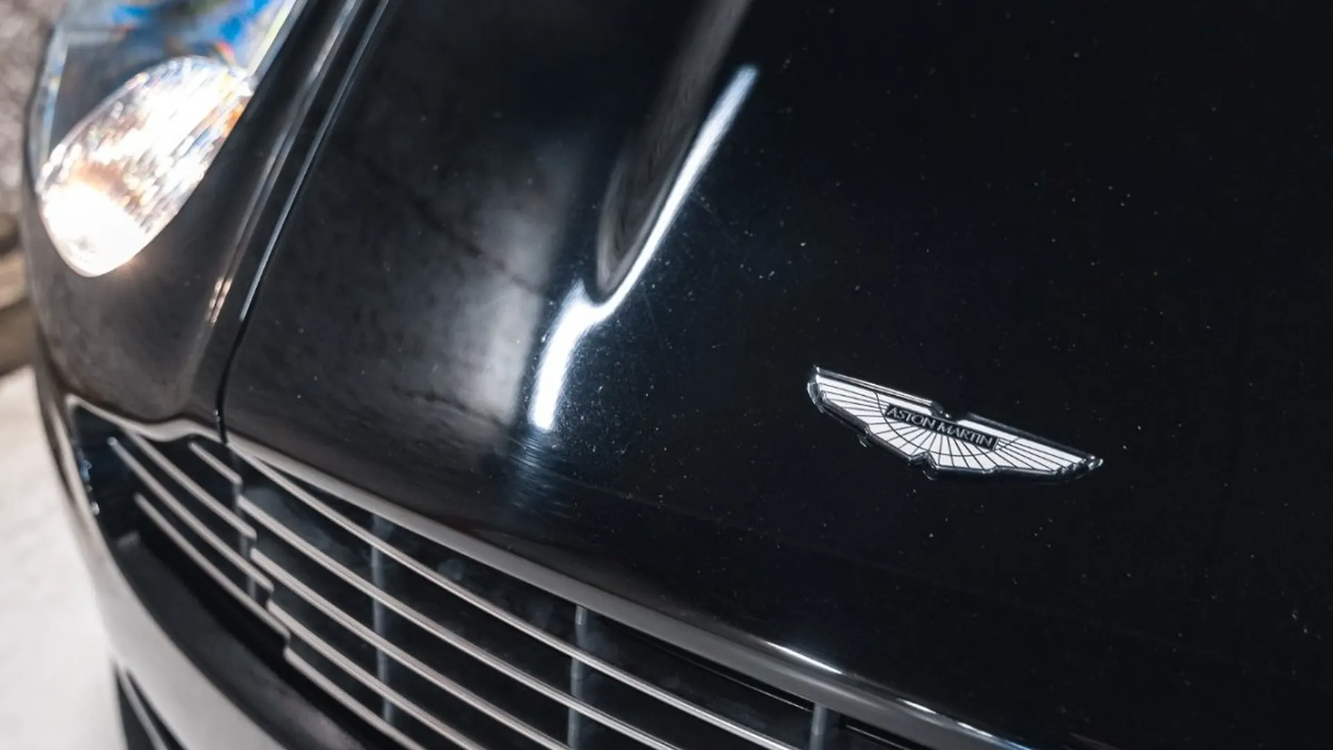 Aston Martin DBS — photo 7