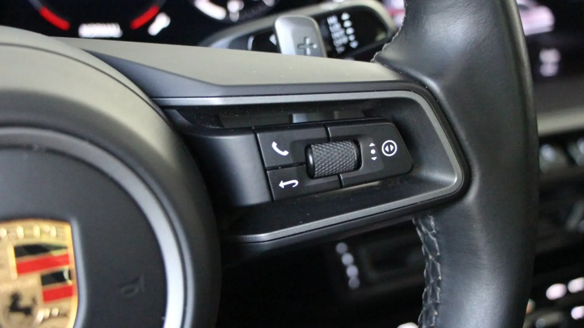 Porsche 911 — photo 15