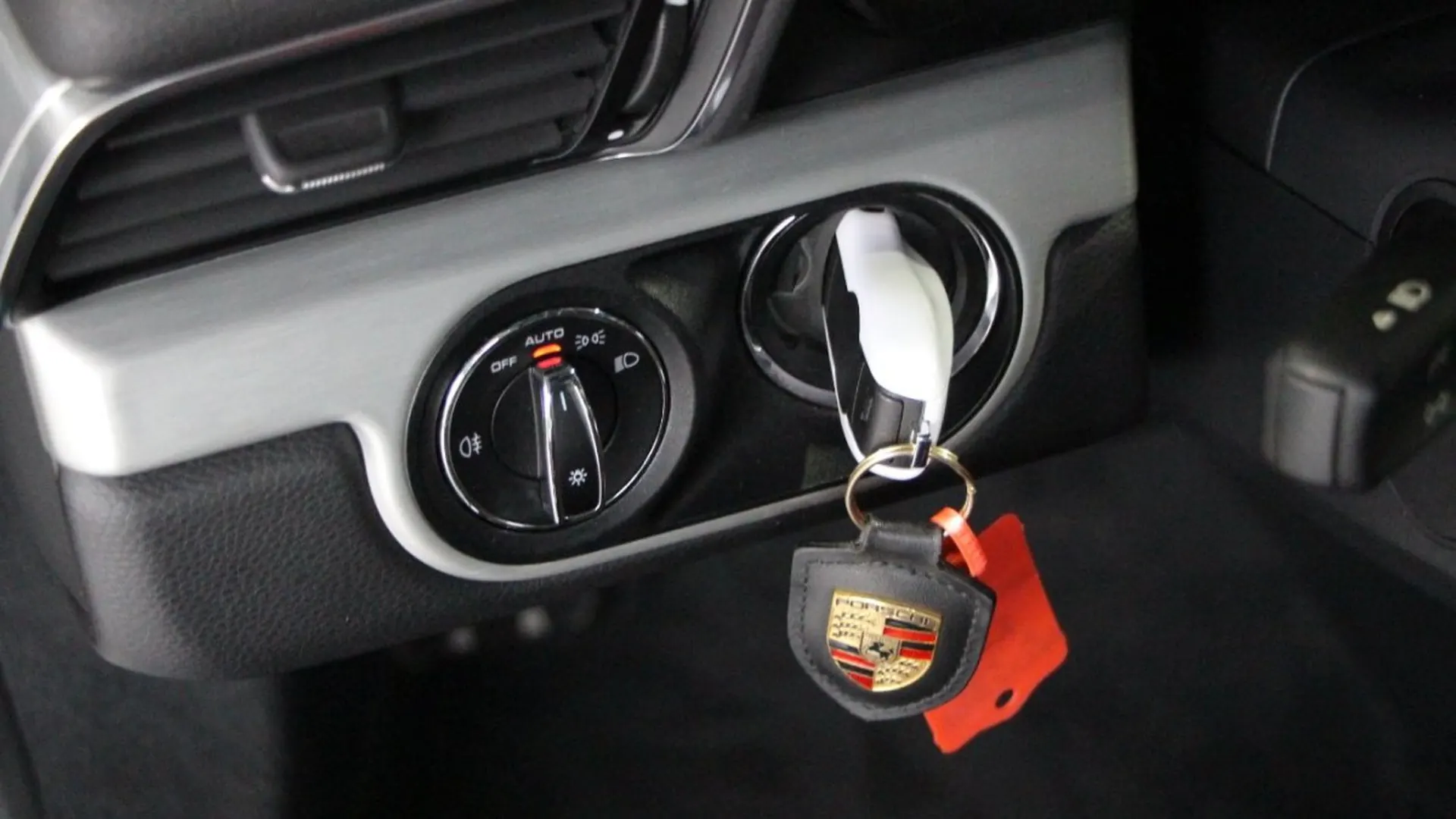Porsche 911 — photo 14
