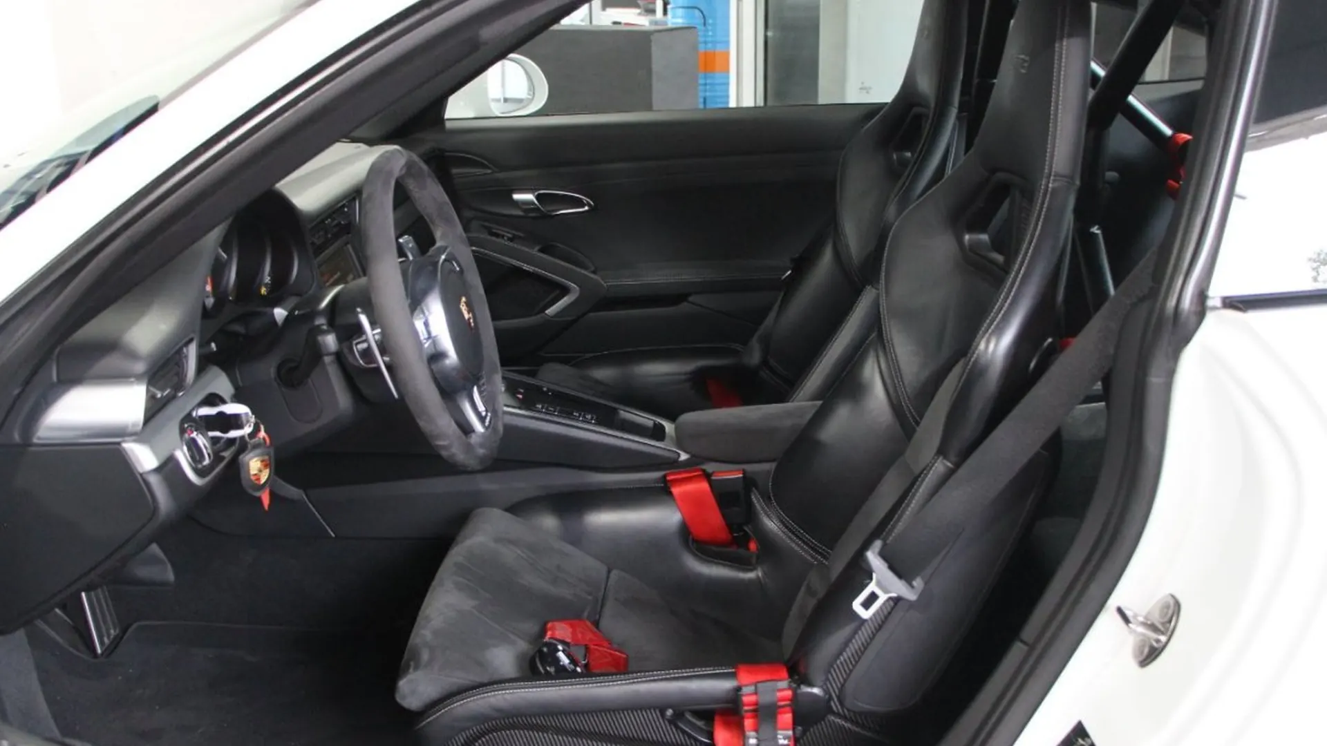 Porsche 911 — photo 9