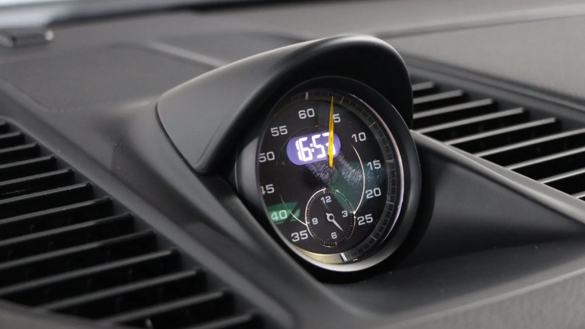 Porsche 911 — photo 26