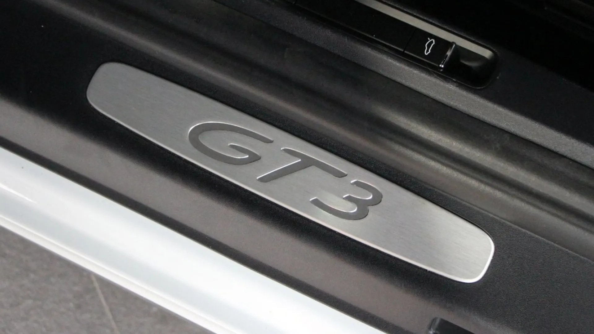 Porsche 911 — photo 13