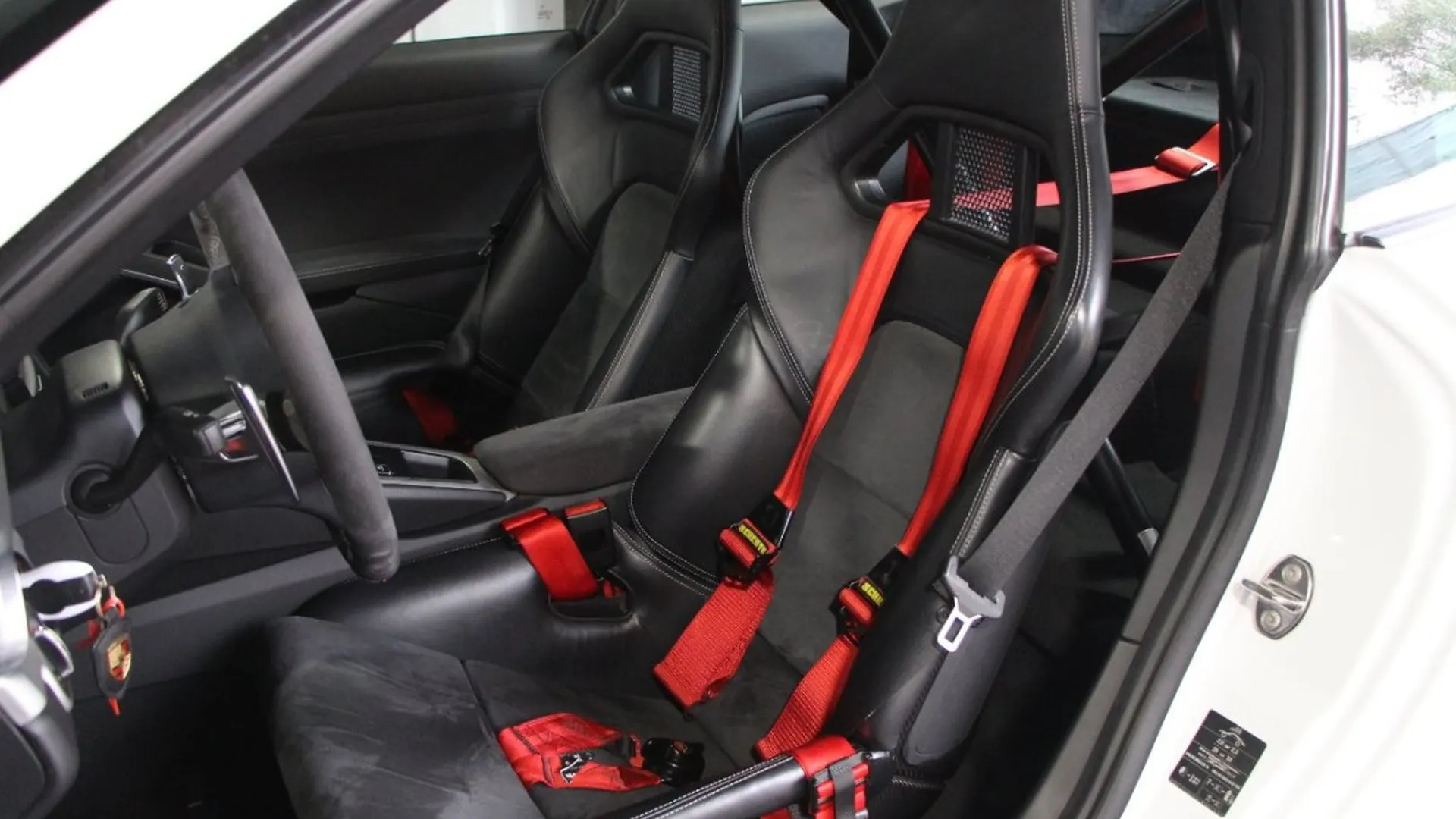 Porsche 911 — photo 10