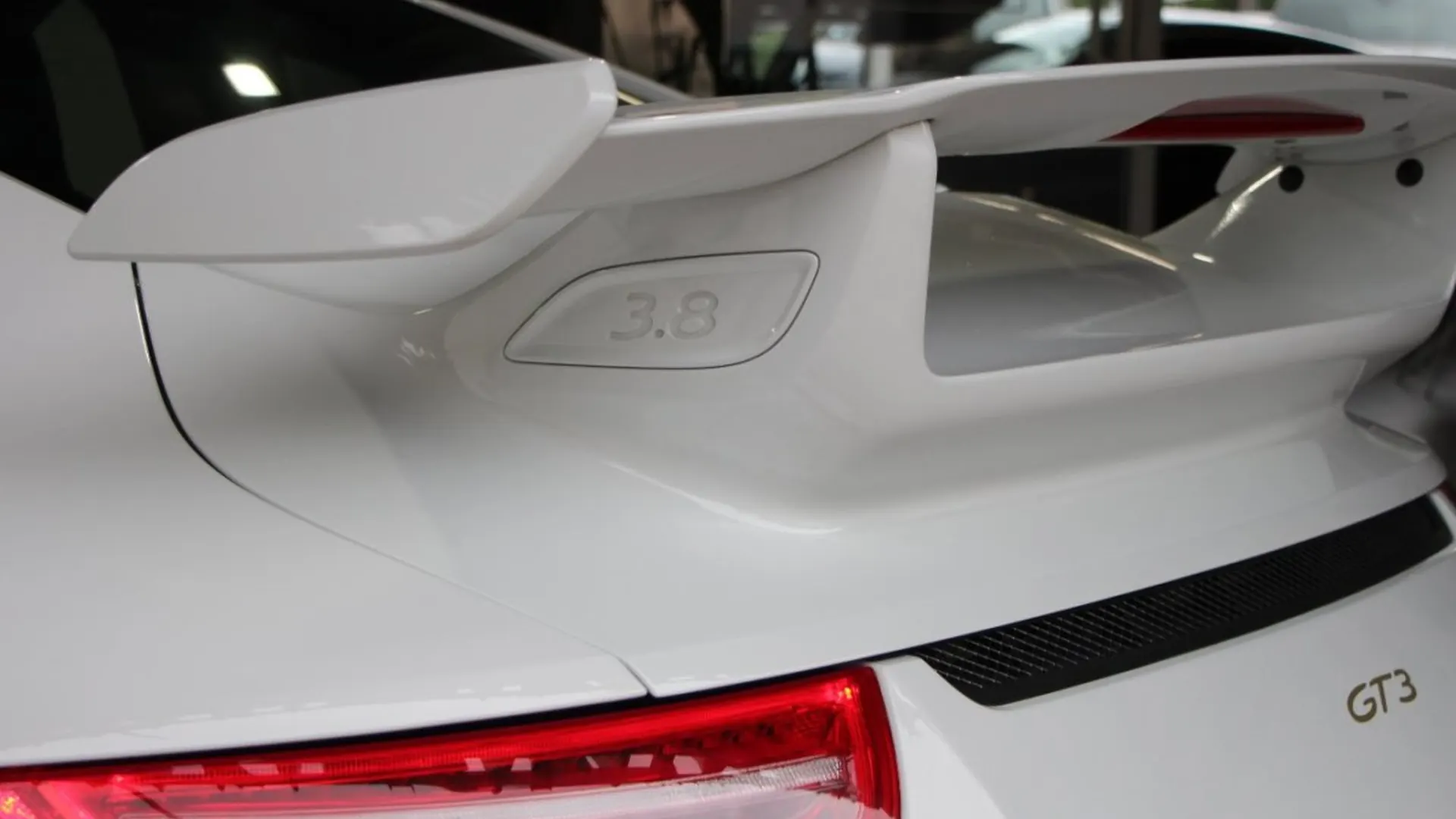 Porsche 911 — photo 7