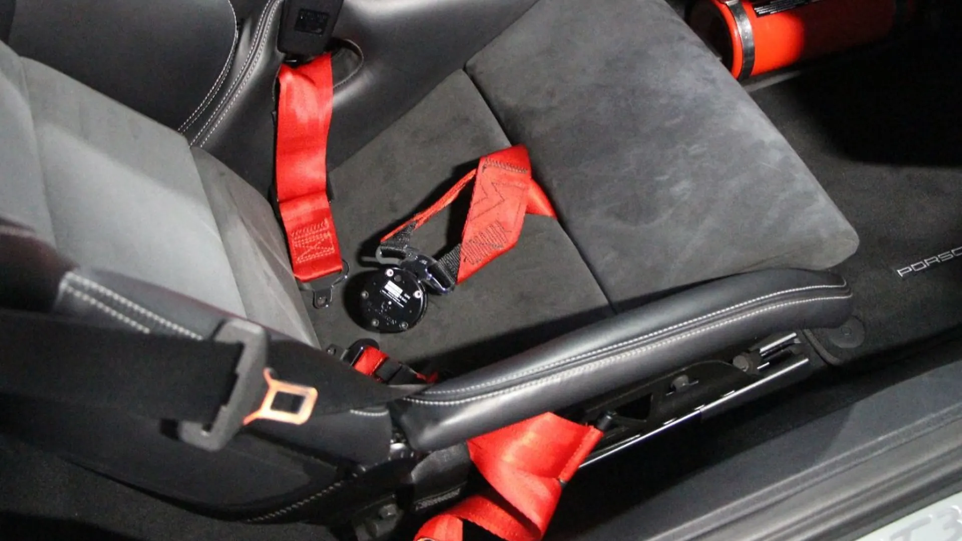 Porsche 911 — photo 23
